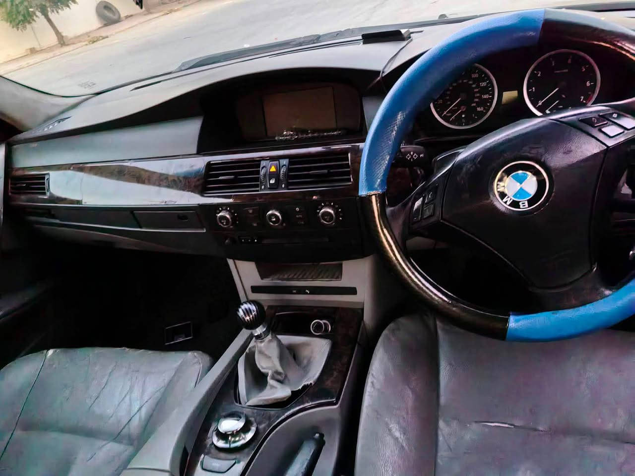 BMWچاوو برۆ e60. 2006مەکینە 530نۆزل کورت  تەبرید لەسەر سیوج چوارجام کارەبا کوشن کارە با گیر عادی کارەبایاتی بەشەرت سەیارەیەکی بی کیشە وو مەزبووت***********
کۆدیشی بۆ کراوە السليمانية, العراق
