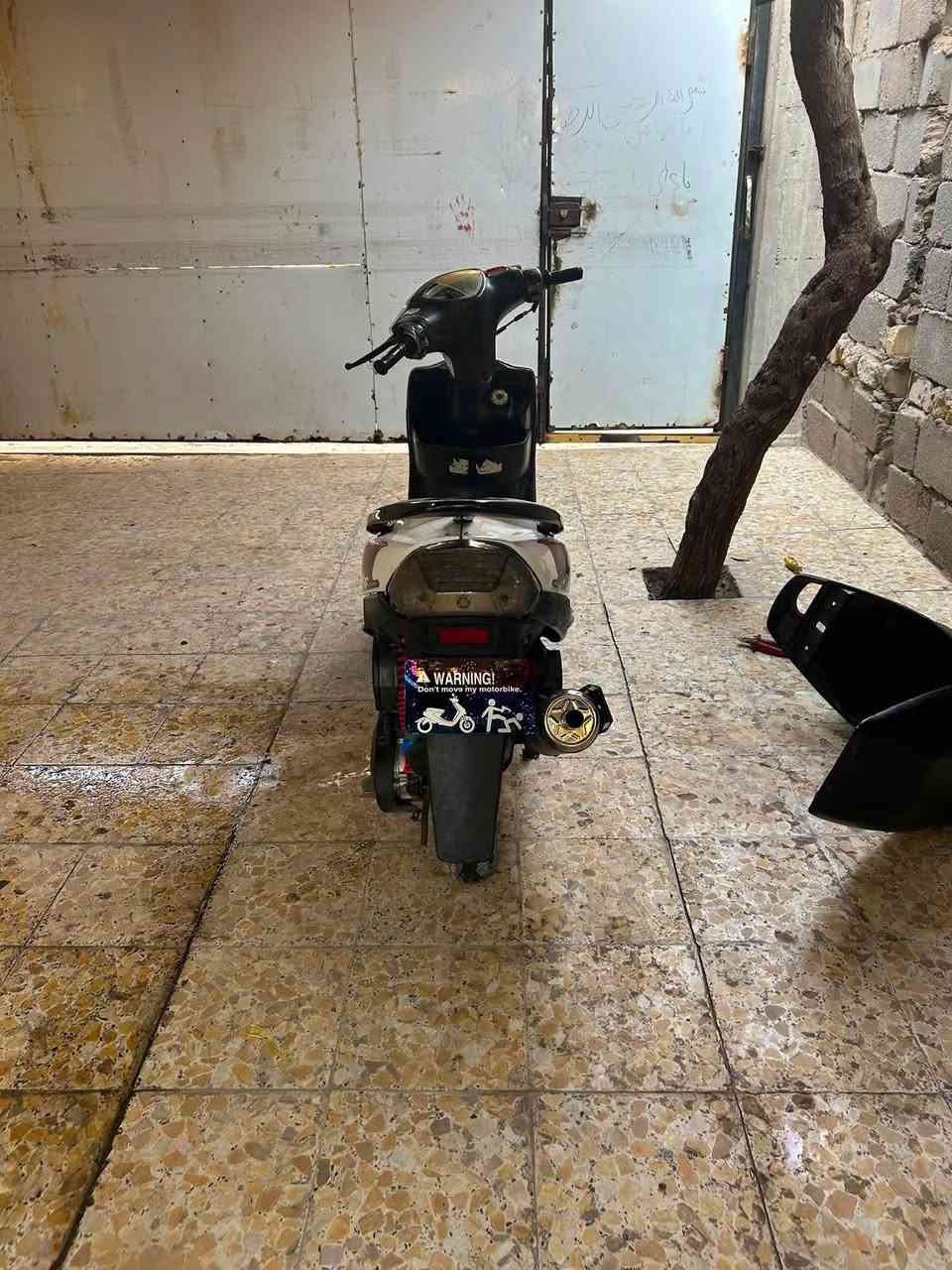 السلام عليكم دراجه ماكس عدله للبيع الدراجه خير من الله شلعه ومعدل يخبل الدراجه بيه سلف رياضي ٥٥دراجه بلادي ما مفتوحه وبيه صالنصه SCوبيه صدر امامي رياضي الدراجه نكره سلف كدام عينك سعر الدراجه ب٧٥٠وبيهً مجال للشرايً الدراجه كلشي شغال بيه هورن سكنات ألوان اشاير كلوب امامي خلفي الدبلات شغاله زوج تايرات جدد نقوصات الدراجه فقط جامه مالت عداد مكسوره ول عداد شغال كيلو متر الرقم ***********اذا تريد تعال واتساب خاص لا تجيني مكاني البصره ابو الخصيب
