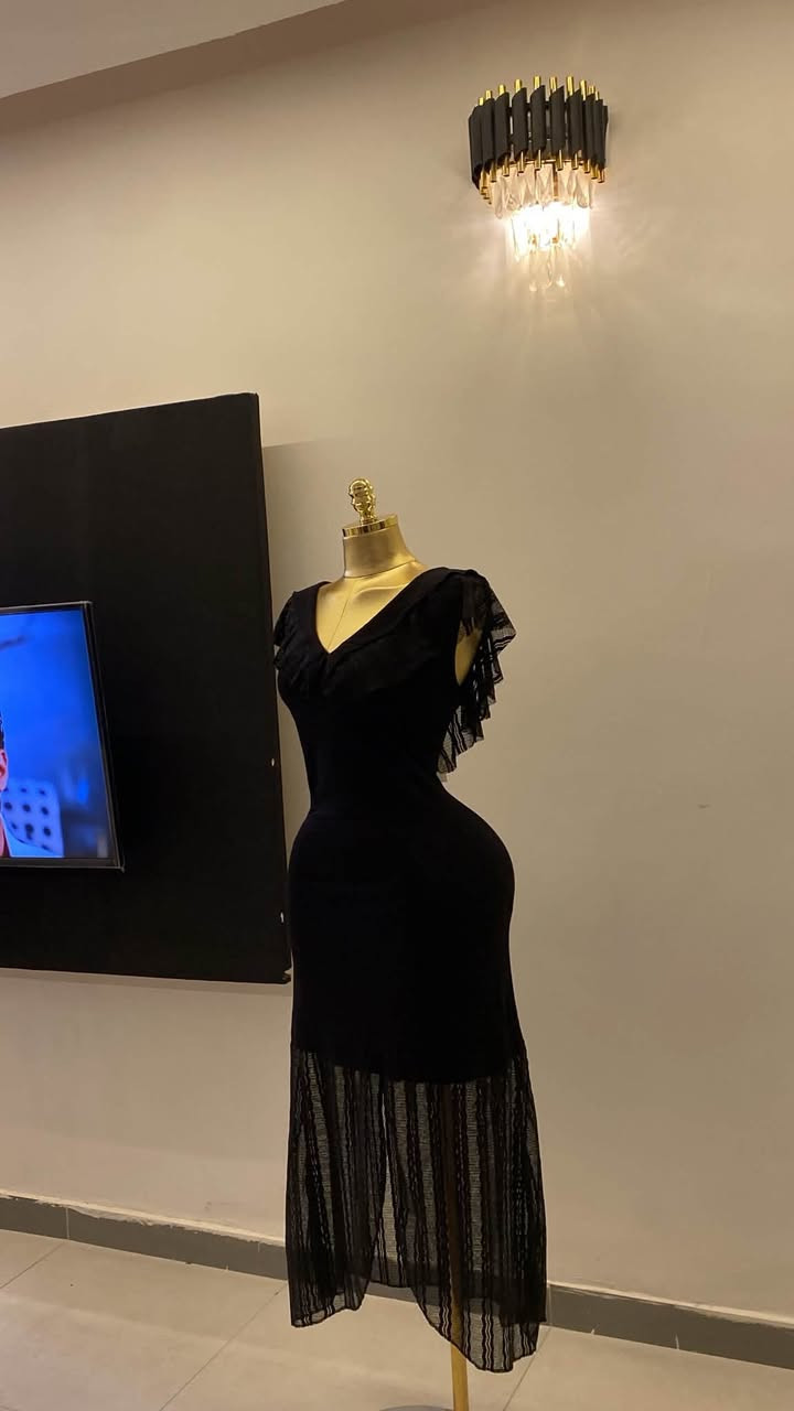 مليكانة للبيع جديده اقل الشهر من اشتريتها ام النحت اشتريتها ب ١٧٥ قفلها ب ١٥٠ تواصلوا على هذا الرقم *********** للشراي فقط مكاني بغداد
