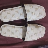 نعالات أطفال • طبي • مقاسات ٢٥-٣٦