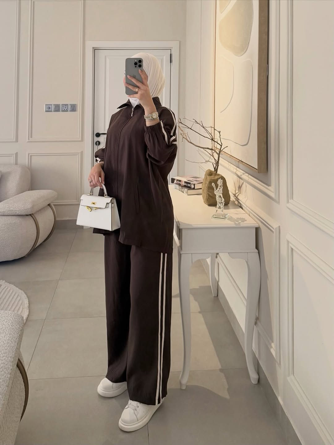 كولشن خريفي  غير ويانه ❤️‍🔥 

سوت قطعتين دااابل ايطالي كوالتي عالي 

السعر : (25

القياس:  38 40 42 44 46 48

🔗توصيل البصره 5 💸المحافظات 8🔗

العنوان بصره بريههً شارع مستشفى النور مجمع رونزا 

#للحجز_او_الاستفسار_مراسلتنا_دايركت📩
واتساب ***********
#ازياء_رونزا #طقم #اكسبلور #فاشن

نص مكتوب في الصور:
- 25 ألف