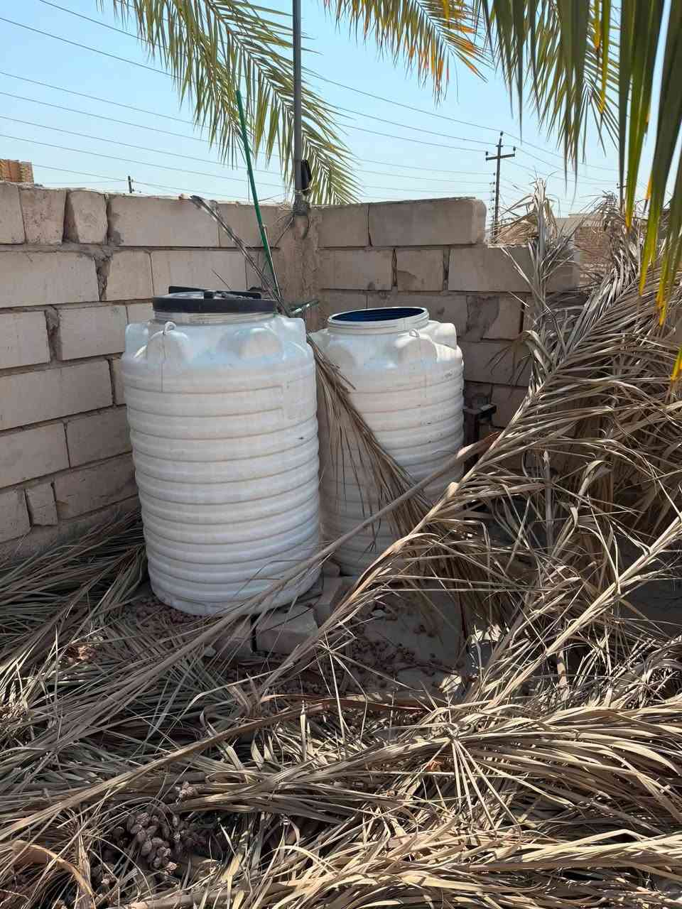 السلام عليكم اغراض للبيع كلهن بيعه وحده وكلهن بمكان واحد اليريدهن يتفضل خاص واني خادم 
كنتور 6 باب نظيف خشب
كنتور تركي 4 باب نظيف 
تخم ارضي 3 دواشك نظيف جدا 
جربايه بدون اي كسر حديد مع الدوشك
كاونتر ابو السنك نظيف جدا مع ملحق
تانكي مال مي ابو ال 500 عدد 2
اليريدهن يتصل على هذا الرقم والسعر جدا مناسب ومنختلف ويه المشتري ملاحظه البيع كلهن بيعه وحده *********** مكاني كوفه حي ميسان
