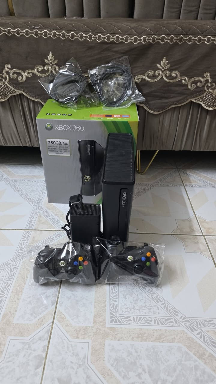 اكس بوكس 360 مهكر حيل حيل نظيف يحتوي على 71 لعبة قويه ويحتوي على 2جوستك وكارتون وكامل غراضه بلادي شرط الفحص السعر 120 وبي مجال للطيبين توصيل جميع المحافظات متوفر ***********
