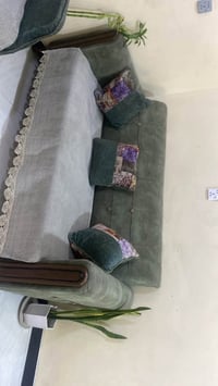 عندي تخم للبيع بسعر مناسب ٢٠٠ الف  تواصل 07775864579