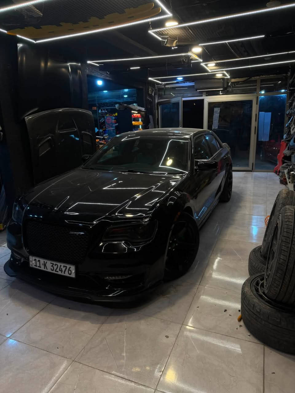 السلام عليكم اوباما 2020 V8 للبيع
للبيع 
كرايسلر اوباما 
موديل 2020
ماشيه 42 الف ميل
محرك 8 سلندر  5.7 لتر  ✈️ 

رقم بغداد باسم المالك  وتحول مباشر . 
مواصفات بلاتنيوم ومسويهه كلهه اسود بلاك اذشن مرتب 
عليها اضافات 
شوته رياضي
اكسل SRT
سقف روز رايز
دركه كاربون فايبر
لايت زنون عمل درجه اولى
كشنات تدفئه تبريد 
تبريد تدفئه بلاكواب ايضا
الداخل كله تغطيس عمل درجه اولى ولون راقي 
ويل نجمه خسفه قويه
تفريغ كامل مع منضومه بوابات ريموت مع برمجه رياضي سياره ( مداخله اي استعراض ) 
. 
حادث جاملغ لايمن مبدل بلاد اسود 
 اسود وفقط بنيد صبغ مع باب الصدر بارد فقط 
بانزين محسن وسوبر فقط ودهن اصلي السيارة متعوب عليها جداً وجاهزه للمتعه كا استخدام رياضي او استخدام يومي .
.
مكانها بصرة
رقم صاحب السيارة 
 ***********
.
