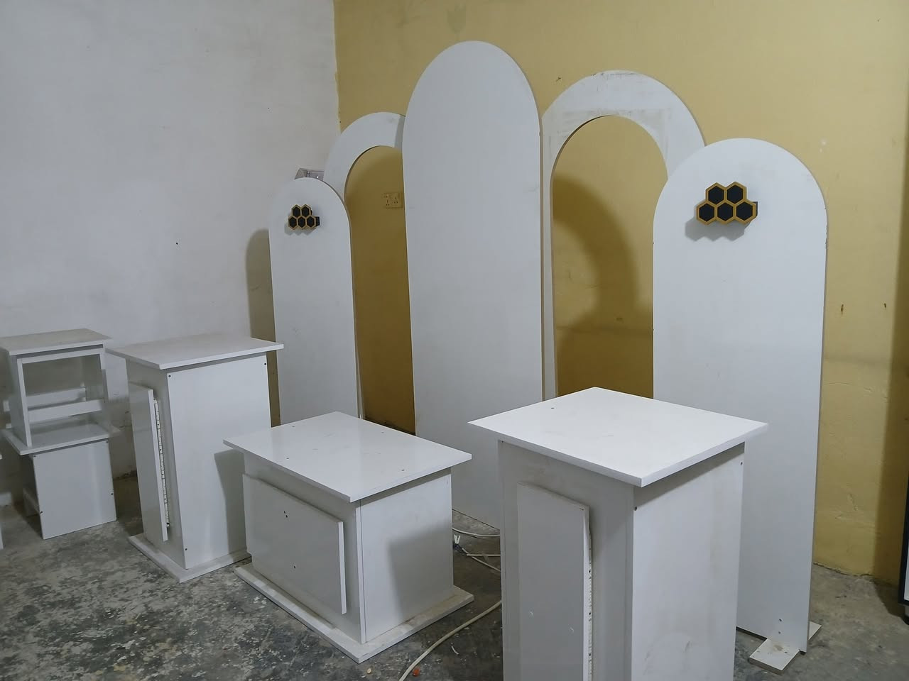 تم بفضل الله تجهيز كوشه أعراس 
للحجز والاستفسار *********** واتساب فقط
