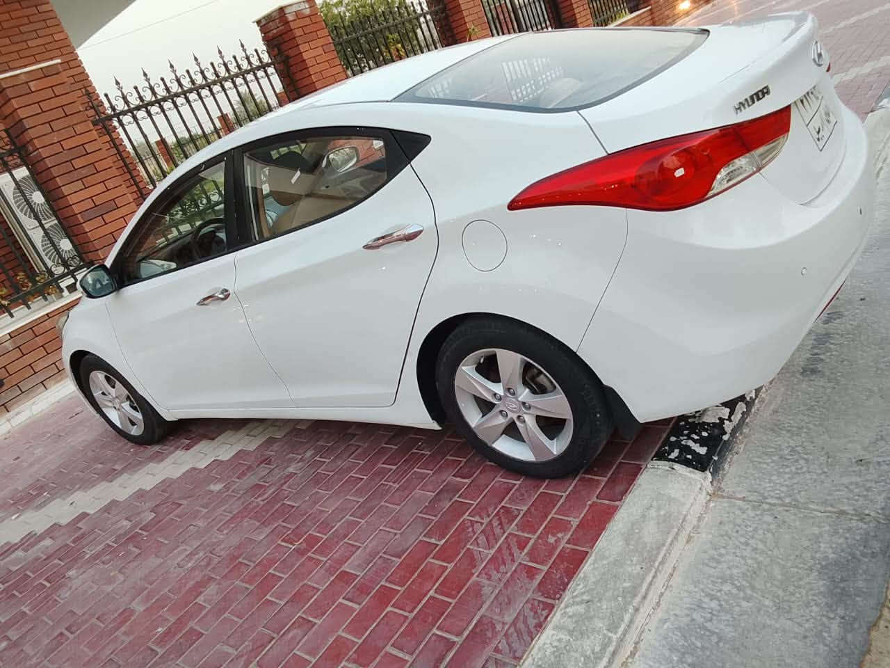 للبيع*********** السعر 95 النترا موديل 12محرك 1800 دوش رقم أربيل بيها صبغ قطعه واحده فقط مكينه وكير جيدا جدا حداديه تخم تاير تبريد جيد السعر 95 مكان السياره كربلاء المقدسة
