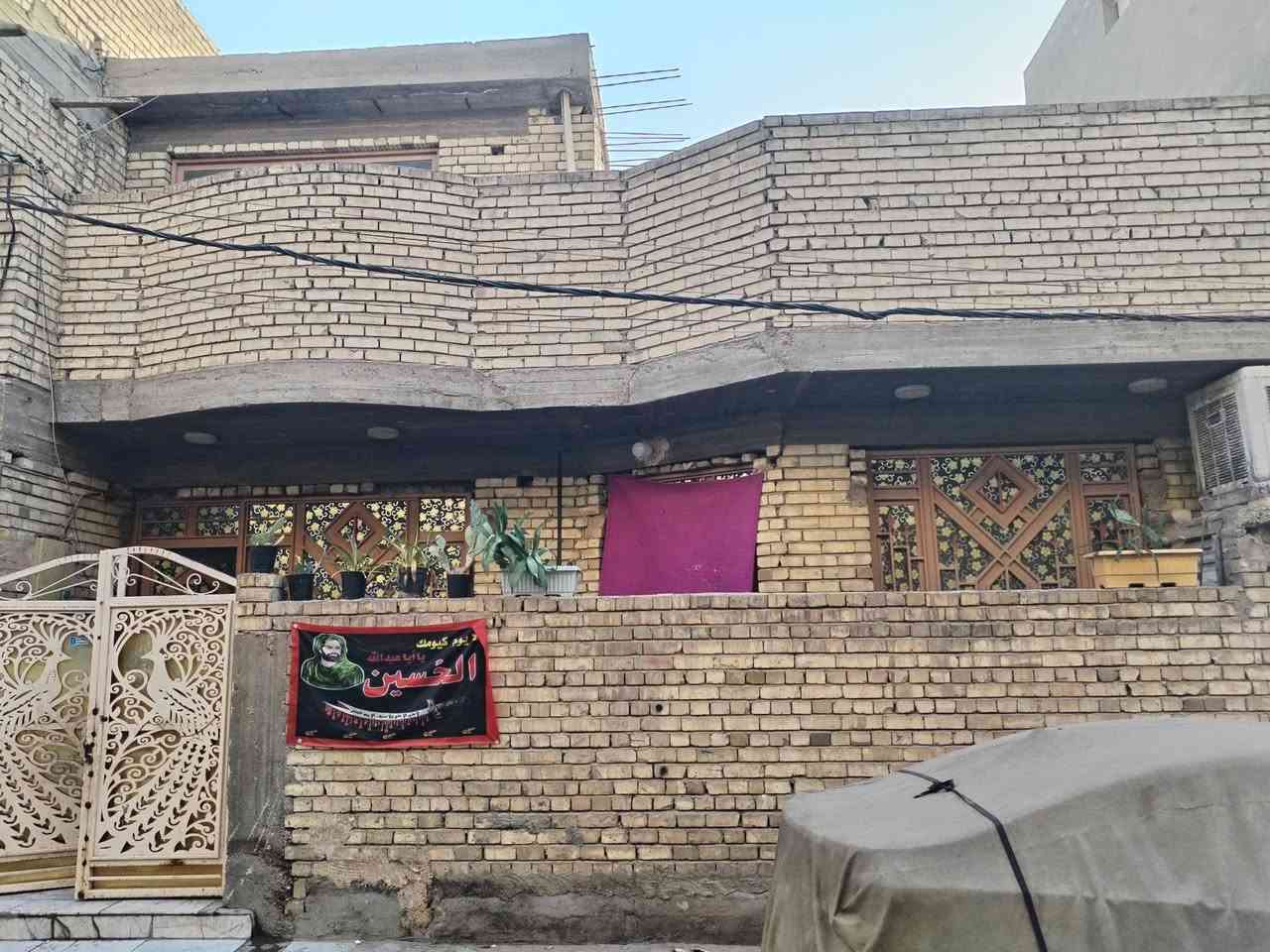 السلام عليكم بيت للبيع 100 م مربع طابق واحد الشعله الدوانم قطاع السادس قرب سكله حيدر التميمي ثاني فرع / ثاني بيت بصف الركن للتواصل ع هذه الرقم واتساب ***********
