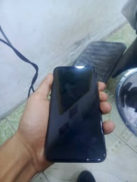آيفون ١١ برو ماكس • ٢٥٦ • فيس ايدي شغال