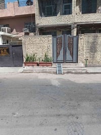 دار للبيع الحبيبيه الشارع مقابل مطعم وليد مقابل حجامه الائمه ٦٠متر+٢٠ ...