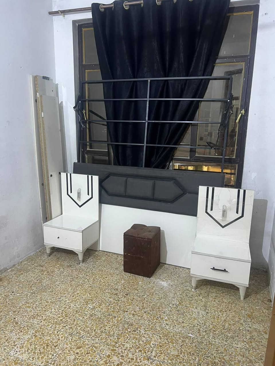 غرفه للبيع السعر٥٠٠ استخدم قليل جدا
***********
