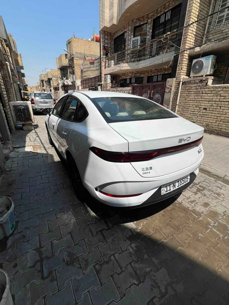 السلام عليكم 
كن بلاس موديل 2025   داخل ابيض. 
كامله ملحقات
بصمه وكارت
ماشيه 3 الف كهرباء 4 الف بانزين 
السياره زيرو بحالة الوكاله. غسل مامغسوله 

السعر / 19 مليون 600 وبيها مجال كلش قليل 
مكاني بغداد.  الشعله
***********
السياره كفاله عامه بحالة الوكاله 
بيه ملاحضه جدا بسيطه  خدش بل الدعاميه  موضحه بل الصور
