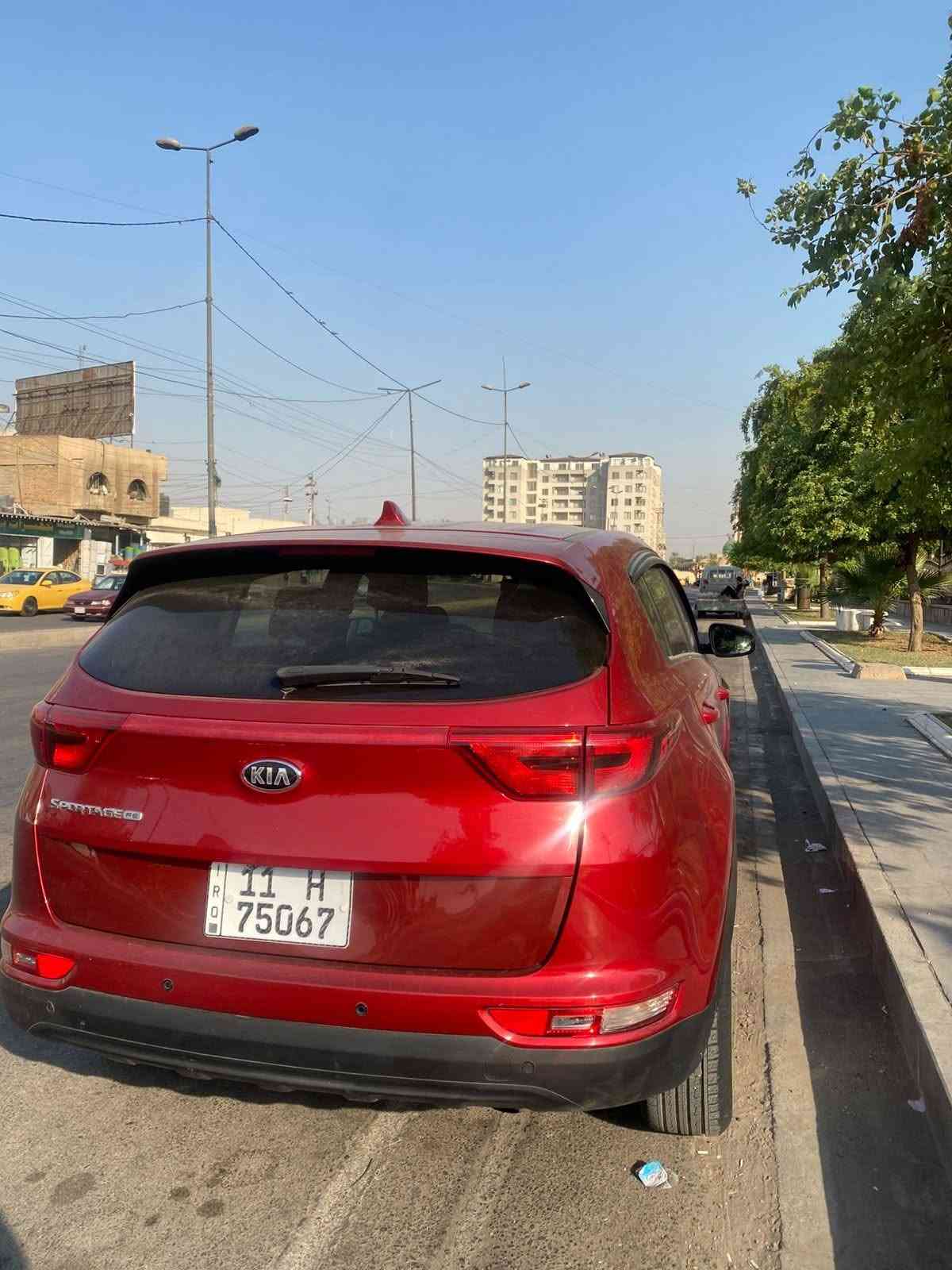 السلام عليكم
سبورتج 2019 أمريكي 
حادثها بنيد فقط 
مكينه 2400
بأسمي رقم الدولي الجديد 
صدر جديد 
تبريد ثلج
داخلها نظيف
سياره جديده بمعنى الكلمة وبلعافيه عل ياخذها
مكان السياره بغداد 
السعر 137
للاتصال ***********
