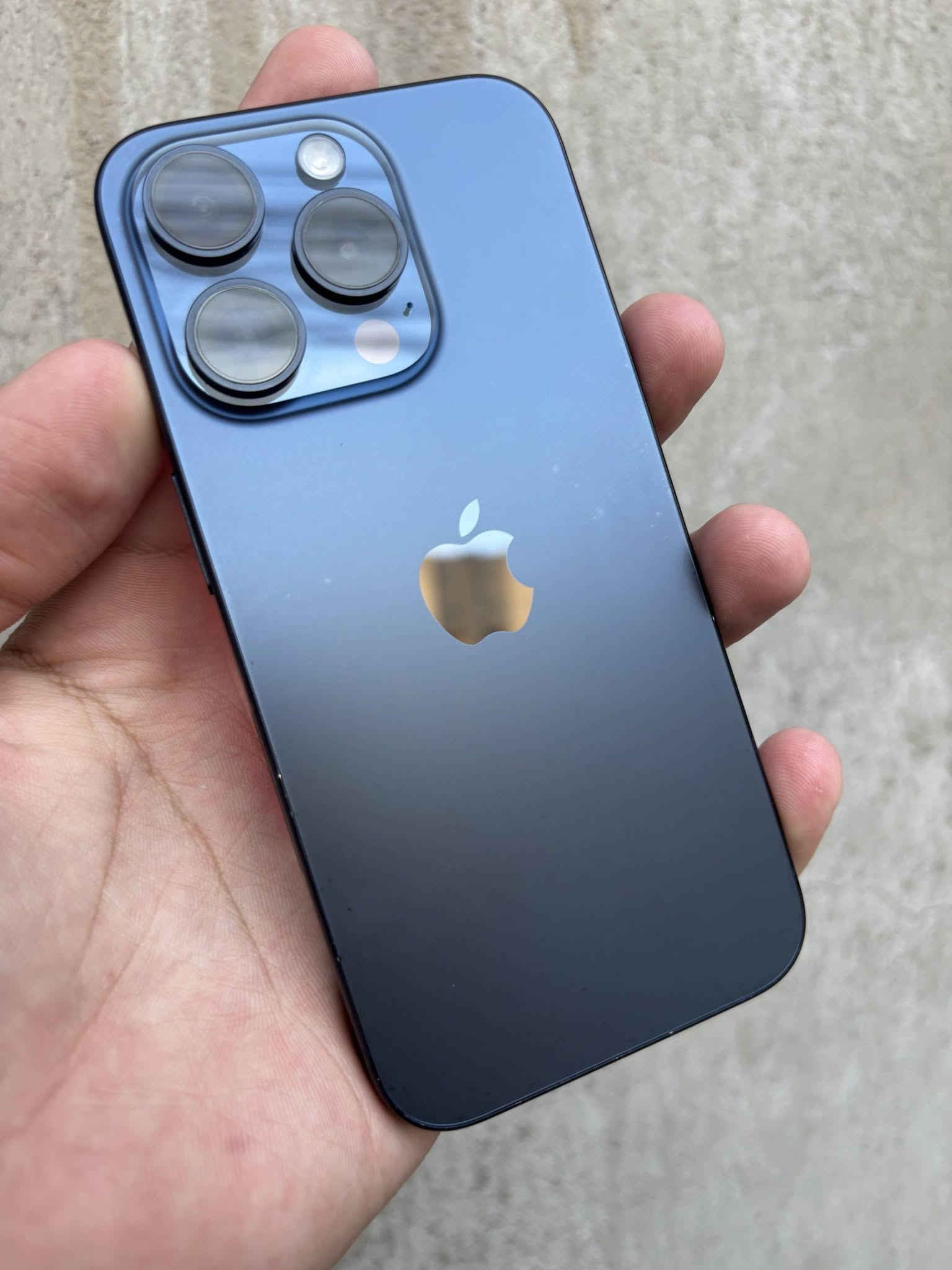 **آيفون 15 برو 128GB** – مبدل بورد فقط، باقي القطع أصلية، نظافة 100%، بطارية 88% (600 دورة شحن)، iOS 17.4.1، شريحة eSIM. الكاميرا الخلفية والفيس آيدي تحتاج برمجة. الفحص قبل الاستلام متاح. للسعر راسلني خاص.

نص مكتوب في الصور:
- ٥:٣٥ حول عام الاسم iPhone إصدار iOS 17.4.1 اسم الطراز iPhone 15 Pro رقم النموذج MTQM3LL/A الرقم التسلسلي GCPWXY2K2L سجل تاريخ القطع والخدمة البطارية قطعة غير معروفة الشاشة قطعة غير معروفة بصمة الوجه المشكلة الكاميرا قطعة غير معروفة تجمع Apple سجل تاريخ القطع والخدمة، ويعرض السجل معلومات عن حالة iPhone وتفاصيل إصلاحه. معرفة المزيد... الأغاني الفيديوات الصور ٣١ التطبيقات ٦٤٦ ١٥
