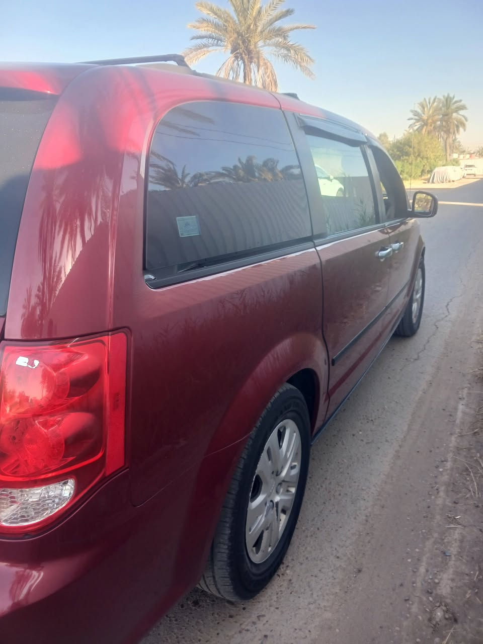 سلام عليكم دوج كرفان موديل٢٠١٦ موصفات عاديه سياره بلاديه على وضع الشركه حادثها جاملغ وربع البنيد صبغ مكينه٣٦٠٠ عنوان بغداد*********** للبيع او مراوس حسب القناعه

