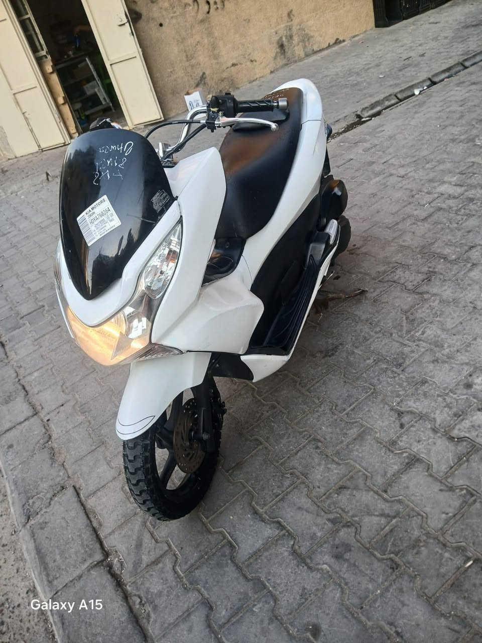 دراجه pcxجيل اول ياباني الاصلي دراجة  كلها ابلاديه شرط النضافه دراجة مال رمبه مال معرض المديل 2016 ماخذها رمبه اوراق المعرض موجوده يعني مو مال شارع السعر مليون و400الف 
حساس ازدحام كفاله عامه الدراجه على ايدي شوفت عينك ياباني الاصليJF جديده مكاني بغدادالكرخ اي استفسارالاتصال على رقم***********
