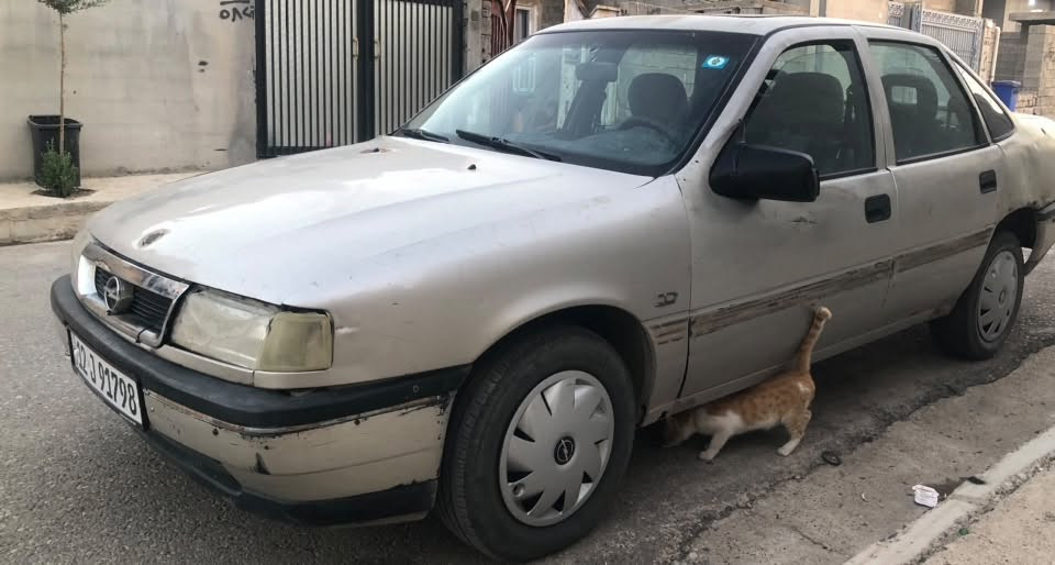 اوبل فكترا 
محرك ٢٠ 
سياره بدون حادث بدون صبغ بدون معجون 
سعرها ٣٠ 
***********
