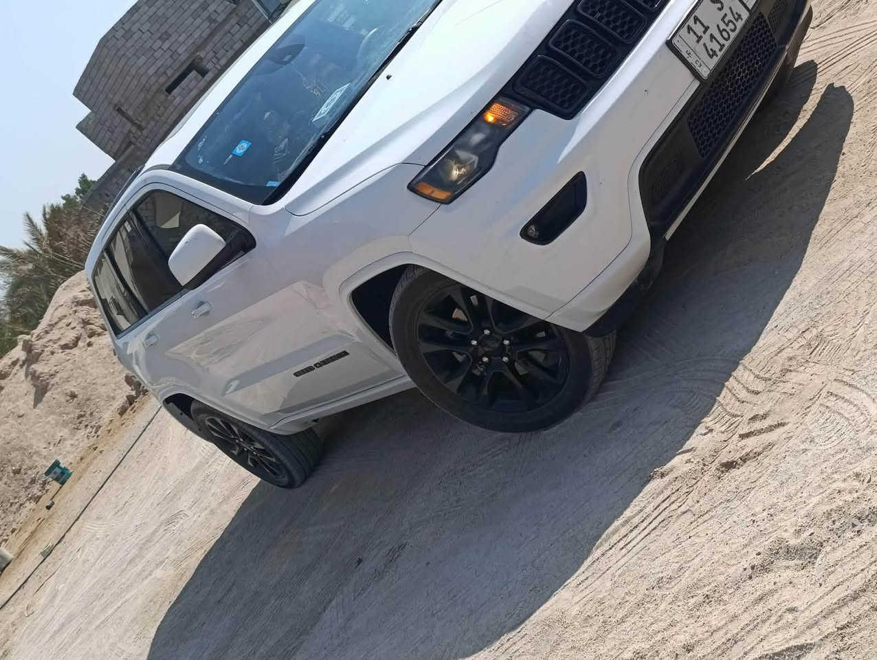 السلام عليكم  سياره للبيع جيب شيروكي موديل ٢٠٢١ وارد أمريكي سياره باسمي رقم بغداد العنوان البصره الاستفسار ***********
