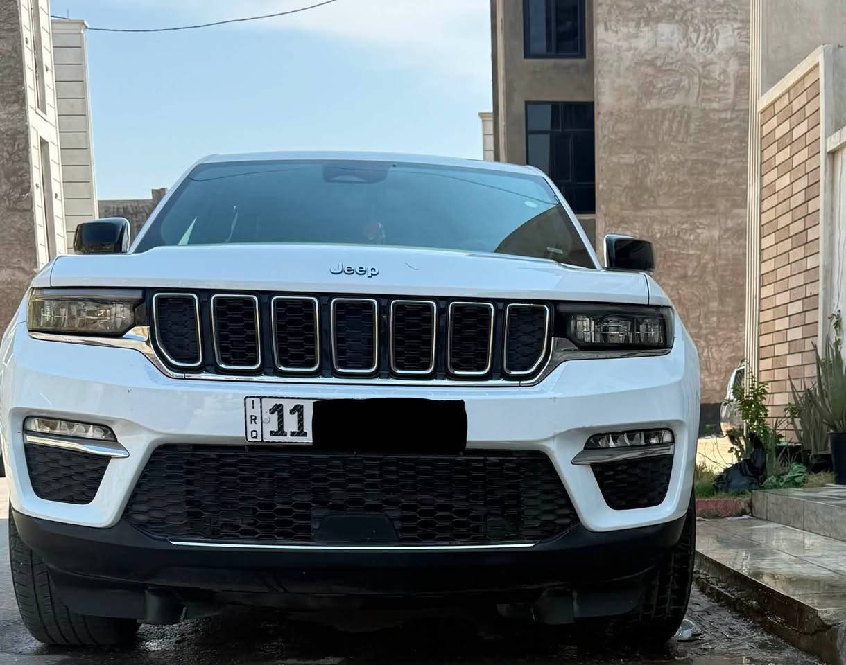 السلام عليكم ورحمة الله وبركاته 

جيب كراند شيروكي 4XE 2024 وارد امريكي 

لون ابيض 

حجم المكينه : 2000 تيربو + هايبرد بلك ان

375 حصان سيارة شبابية 

المسافة المقطوعة : بحدود 55 الف كيلو

سيارة نظيفة وجديدة بمعنى الكلمة

الضرر جانبي خفيف موضح بالصور 

مكان السيارة بغداد الغزالية

السعر : 31 الف دولار

تواصل خاص او على الرقم ***********
