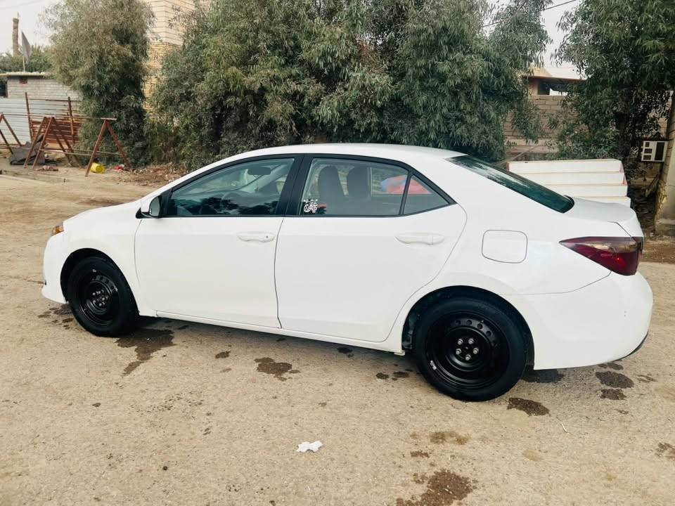 السلاام عليكم كورله 2018 سياره جاهزه حداديه وتايرات وباتري جديد مكينه صارلي 20 يوم  من شاده حاويه بعده  وسياره بسمي تحويل ثاني يوم سياره ضربتها جامغ وبنيد وباب السايق مبدل   السعر100 وبيه مجال شي قليل    مكان السياره ‏ناصريه سوك الشيوخ ‪***********‬‏
