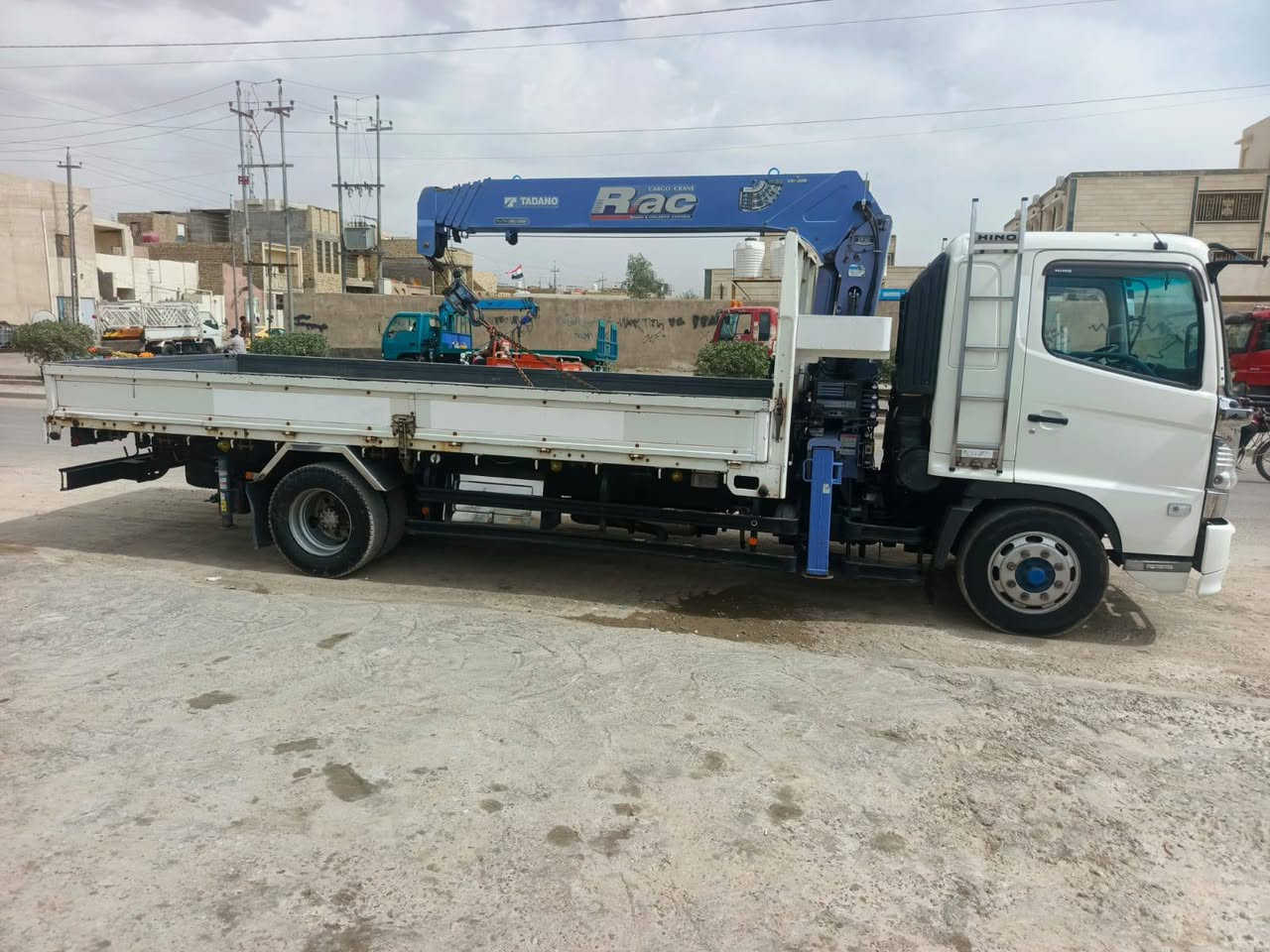 للبيع شيطان فحل دخول جديد بسمي بلاديه كرين4 سلايت و 4 رجلين مخالف سيارة جديدة بمعنه الكلمه تبريد تدفئة تخم تاير وسعره مناسب 365 بي حك جيه رجاىن لحد يكسر بحلال لعالم /***********
