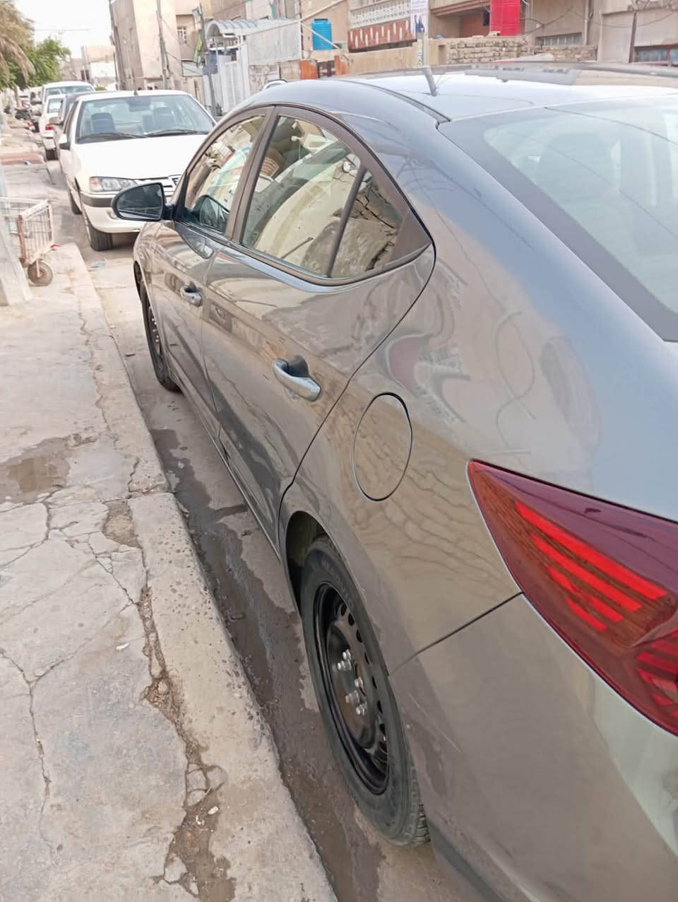 السلام عليكم النتره للبيع موديل 2019 شمالي وراد امريكي ماشيه جوه الميه كم نضيفه ومال بيت  حادثه جاملغ وباب جهة السايق سعره 125 وبيه مجال حك الجيه العنوان بغداد الرقم للتصال : ***********
