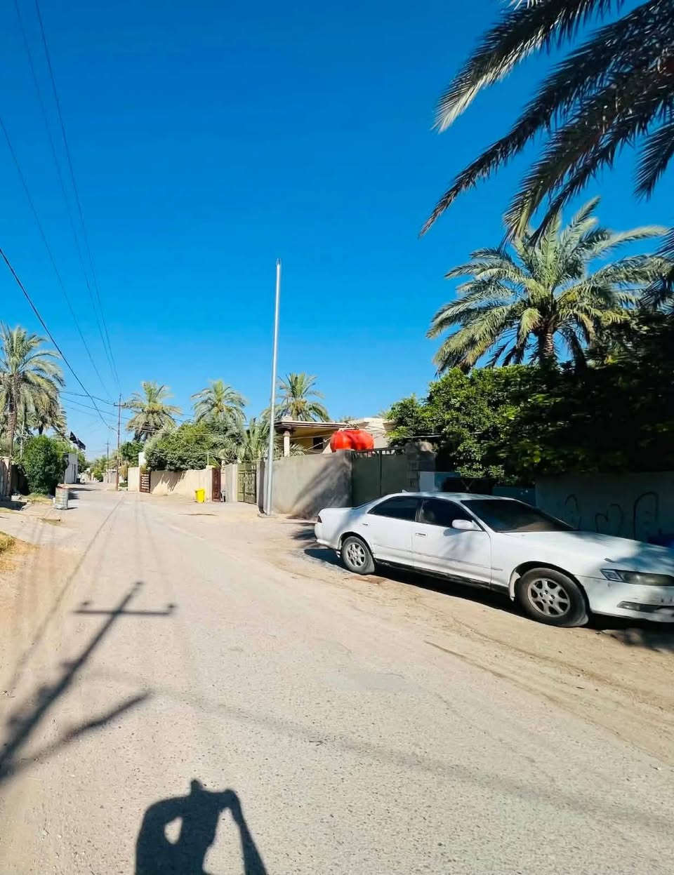 دار للبيع
طابو صرف في المقدادية قرية برشتة المساحة ٢٧٠ متر واقع الحال ٣١٠ يتكون من إستقبال وهول وصالة وغرفتين نوم ومطبخ وصحيات .
،سنة البناء ٢٠١٨ 

للاستفسار الاتصال على الرقم ***********
