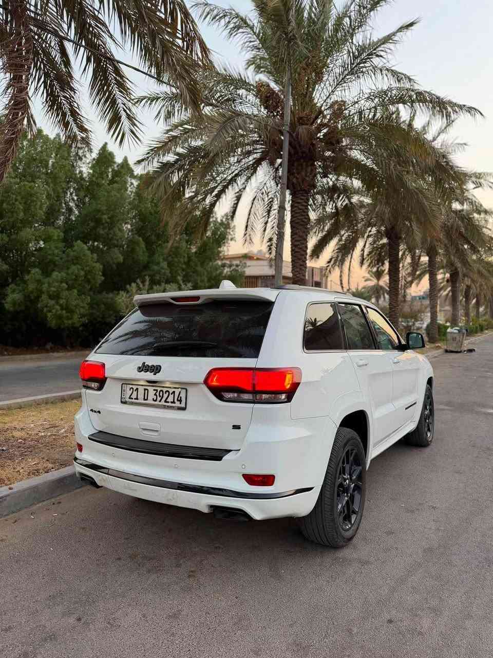 ‏السلام عليكم 
‏جيب جراند شيروكي S موديل 2021 
رقم سليمانية 
‏فول مواصفات
‏مكفولة كفالة عامة
‏ماشية 61,000KM 
مكان السيارة بغداد 
للاستفسار *********** بغداد, العراق
