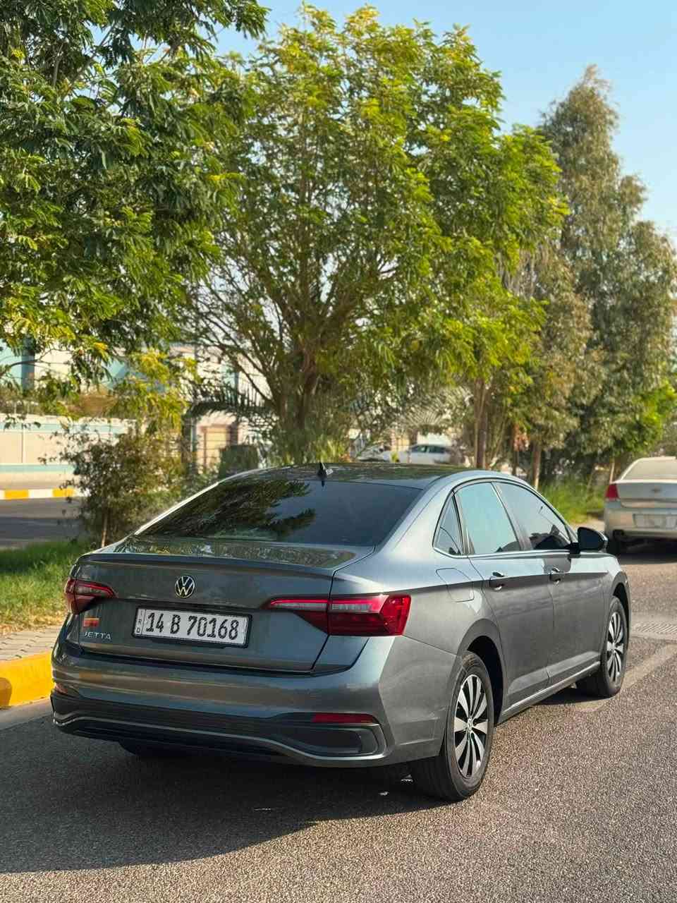 🚘🔥 للبيع فولكسفاغن جيتا 2024 | استخدام شخصي
Volkswagen Jetta 2024 بحالة ممتازة جداً، نظيفة ومرتبة، استخدام شخصي وممشى 82,000 كم.

✨ المواصفات:
• شاشة كبيرة
• رادار
• نظام تحديد ومساعدة المسار
• سويج
• أنظمة أمان ومساعدة قيادة متعددة
• مواصفات جيدة ومناسبة للاستخدام اليومي

🔧 حالة السيارة:
السيارة نظيفة جداً وشبه جديدة، ولا تحتاج أي مصاريف أو تبديلات عند الشراء، جاهزة للاستخدام مباشرة.

🎨 تفاصيل:
للتوضيح وبكل شفافية:
• قطعة واحدة تم استبدالها بقطعة أخرى
• السيارة بيها 3 قطع صبغ فقط
• القطع المصبوغة هي: جام اللغ الأيمن + البابين الايمن
• ما عدا ذلك، السيارة ما بيها صبغ أو تبديل آخر.
مابيها لا لغد ولاشاصي كفاله

✅ استخدام شخصي
✅ ممشى 82 ألف
✅ حالة ممتازة
✅ 3 قطع صبغ فقط
✅ جاهزة للاستخدام بدون مصاريف

📸 المعاينة خير دليل، والسيارة على الطبيعة أفضل من الكلام.
رقم معوقين
📞 للتواصل والاستفسار:
***********
مكان سياره بصره
💰 السعر 140 ورقه وبيها مجال
