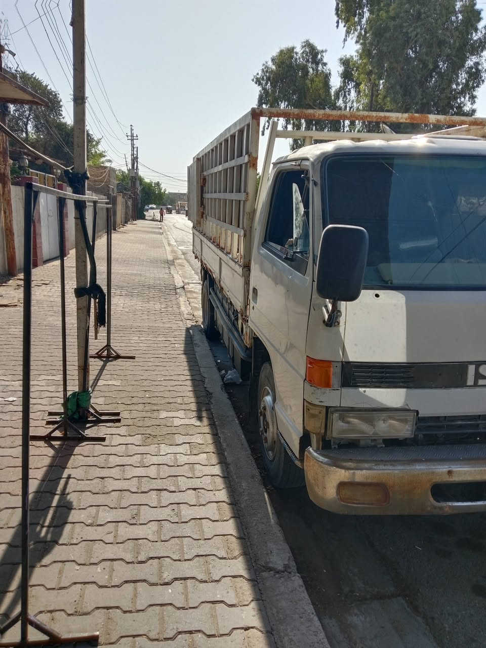 سياره للبيع ازوزه مكينه ٤ بستم شاصي تايرات كير محرك مقفول طول البديل ٢٥رقم السياره ميسان سعر البيع اتصل على الرقم المذكور *********** الموديل ٩٣ مكان السياره بغداد
