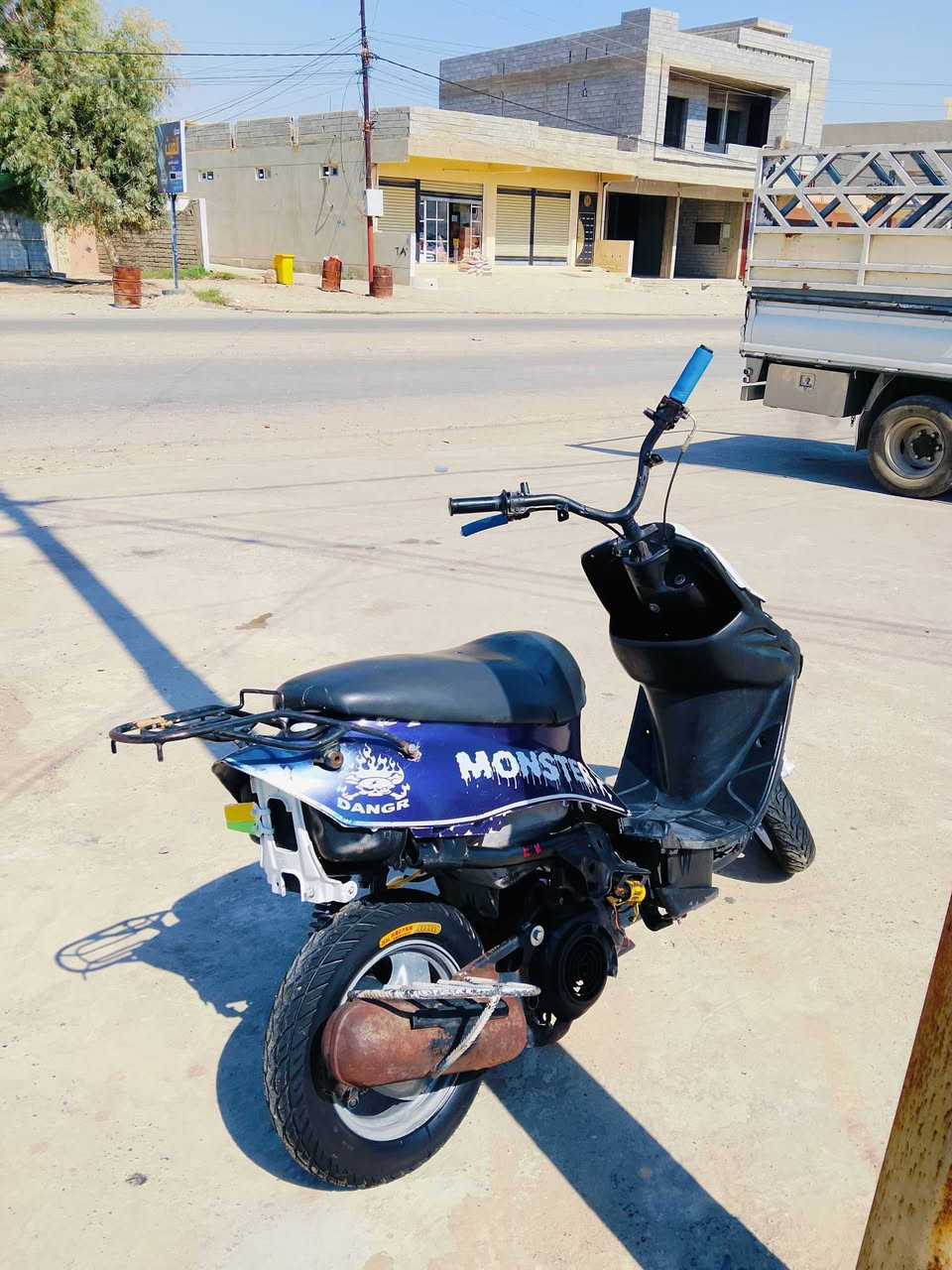 نحل البيع دراجه نظيفه معمره تعمير بشرط سعرها 180 بمجال ***********
