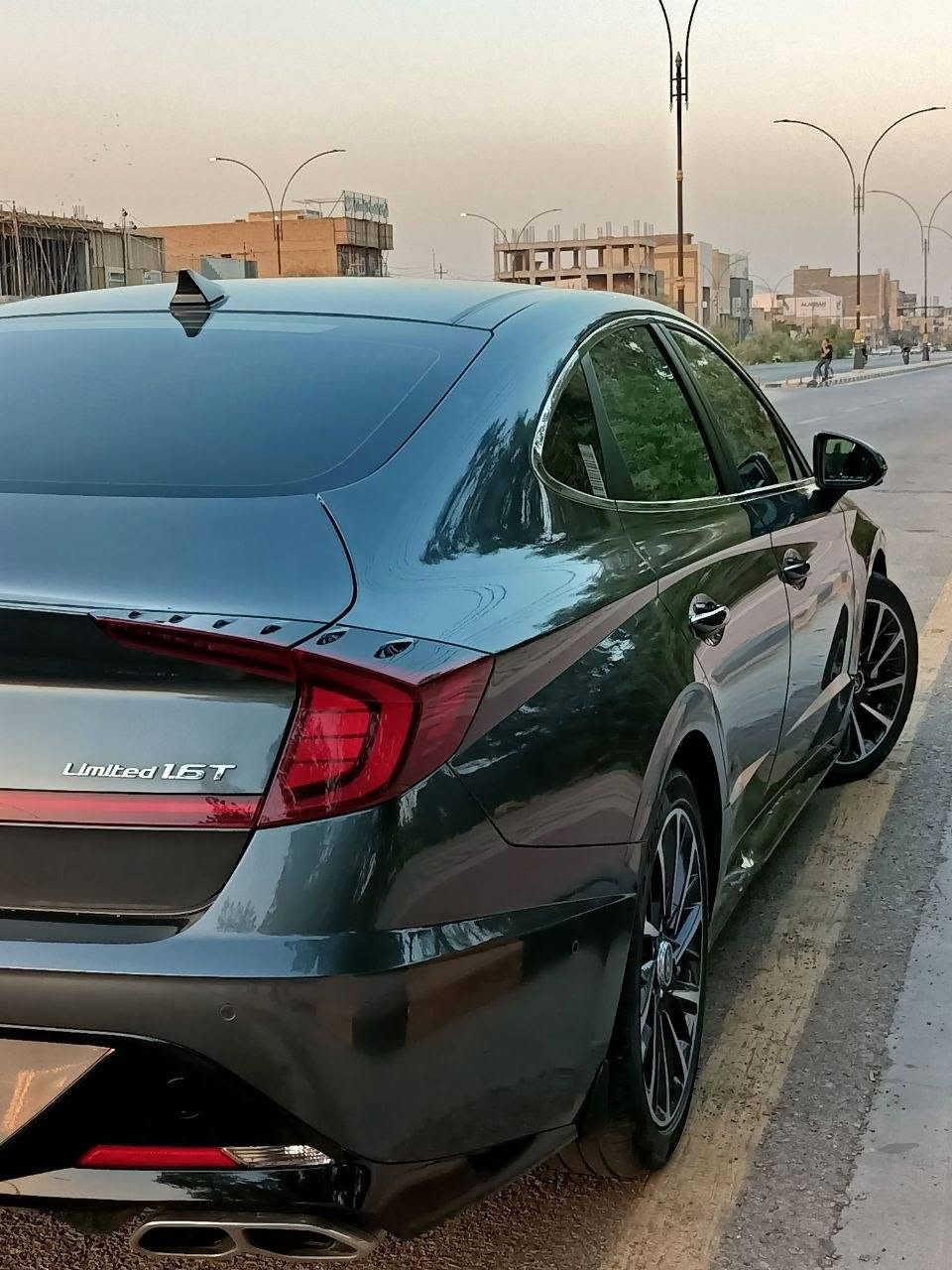 هيونداي سوناتا لمتد 2023 وارد امريكي
سيارة لمتد فول مواصفات اعلى فئه اوتو بارك 
الحادث بنيد مبدل نفس اللون بدون دواخل
رقم نجف باسمي

السعر 190 مع المجال
رقم  ***********
