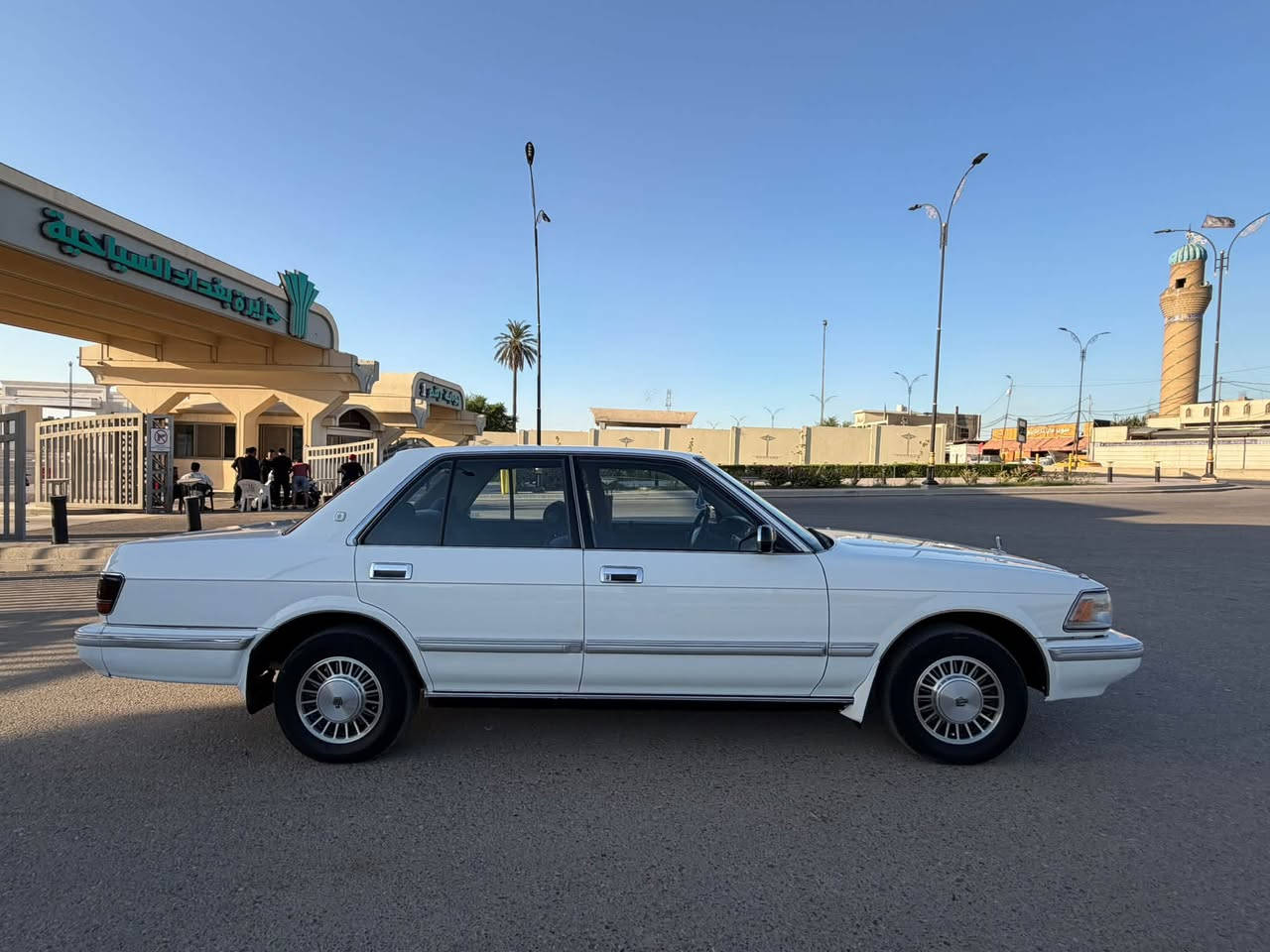السلام عليكم
سوبر سيدان موديل 1990 رقم انكليزي تحويل ثاني يوم
سيارة جديدة بمعنى الكلمة مال جناي
تبريد ثلج مكينة خرسة مكفولة
السيارة مكفولة من الضربة والدواخل بيها مكانات صبغ بسيطة للجمالية لا اكثر
داخل جديد بريحة الشركة بديها موس وخير من الله
السعر 93 وبيها مجال بسيط
للاستفسار الاتصال على الرقم ***********
