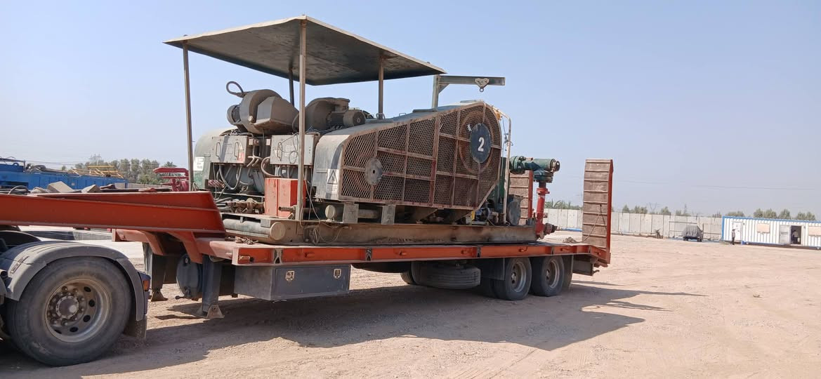 لودر هوزر فرنسي الطول ٩م العرض٣،٢٠ جاهزه ومكفوله رمبات فاون السعر ١٦٠ ورقه الاتصال ***********/***********
