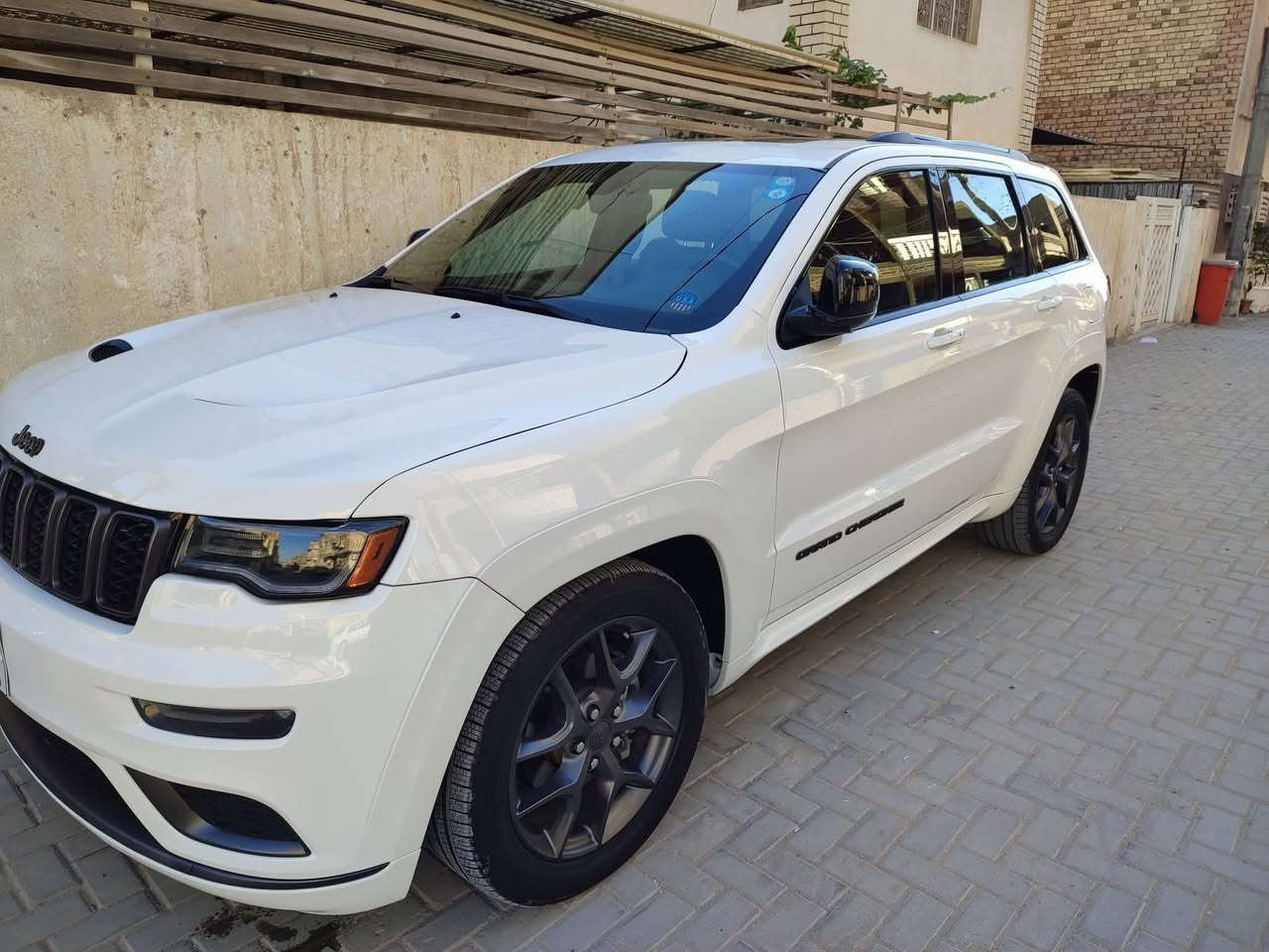 سلام عليكم ورحمه الله وبركاته
اللهم صل على محمد وال محمد الطيبين الطاهرين 

للبيع جيب limited X 

المديل 2020 امريكي

انتبه سيارة بدون ايرباك  بدون دواخل شاصي لغد كوله كفاله 

كير محرك كفاله عامه استخدام شخصي لسياره

وسيارة تحتوي على بصمتين تشغيل

لمتد رقم بغداد ب اسمي 

ماشية54ميل

مواصفاتXمعروفة

فتحة

بصمه +بصمة ابواب

محرك 3600

دفع رباعي 4*4

شاشة كبيرة +كامره خلفيه

رادار جانبي+نقط عمياء

كشنات جلد+ثنينهن كهرباء 

كشنات خزن ميموري

تدفئة كشنات امامي 

تدفئة ستيرن+شفتات ستيرن

تشغيل عن بعد 

مري قلاب عند رجوع 

اشاير مري+هيتر مري

جنطة كهرباء+حساس خلفي

دبل كزوز

لايت led

بريك تلقائي عند الرجوع 

نظام اوتو ستوب عند الوقوف 

نظام eco,SPOrt

ماسحات اوتو

ويل حجم 20

والباقي المواصفات معروفه مالX لمتتد

اخوان صور الحادث مرفقه بالمنشور وسونار كذالك مرفق 

رقم الهاتف *********** عنوان بغداد الكرخ 

كلشي موضح واني برسم الخدمه للشراي مني لكم جزيل شكر وتقدير وسيارة جديده لوك أمانة الله مال جنايه 

وسيارة جوه تخم تاير جديد معروف نوع المنتج birli
كلشي موضح بسيارة اسف على اطله تحية حب واحترام
