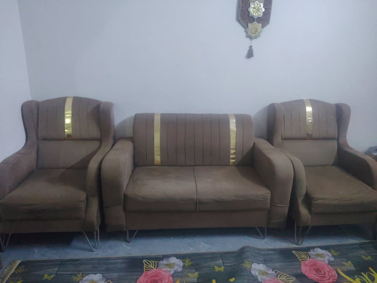 سلام عليكم للبيع
مكانهن بغداد الشعب نهاية الفورتات 

الاول 10 نفرات ب300

الثاني 9 نفرات ب800

ثنينهن بيهن مجال

*********** موجود واتساب ورصيد

