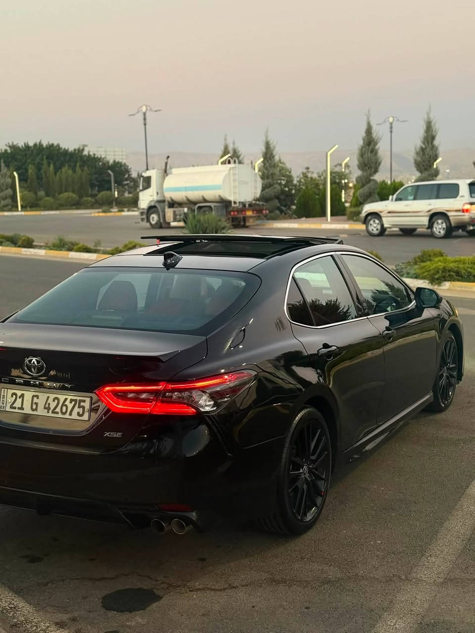 TOYOTA CAMRY XSE V6 ❤️🔥
سەیارەکە بی بۆیاخ بێ سارد بێ کرانەوە 
مواسەفاتی فول فولە 
•شەش بستۆنە 
•پانۆراما
•بەسمە 
•داتاشۆ 
•شاشە گەورەو شاشە  و سەماعە JBL 
•سێ مۆدی لێخورین (eco , normal, sport)
•تراکشن کۆنترۆڵ
•برێک کارەبای ، HOLD
•کوشن سارد و گەرم 
•کوشنی سەکن و سایەق کارەبای 
•سوکان هیتەر 
•حاسە و رادار پێش و دواوە ، پێنج کامێرە و 360  دەرەجە 
•وایەر لیس چارچ 
•ناو گێچ دیجیتاڵ 
.سوکان ڤۆلیۆم
•لایت لید و عەدەسە و زینۆن ، بلاجکتۆر 
•بەگ لایت لید 
•تەبریت مەرکەزی 
•ناو سوور بیلادی 
•تحدید سورعە 
•گێر ئۆتۆماتیک و عادی 
•ئاوێنە رادار 

* گێر و مەکینەی نەکراوەتەوە بێ عەیبە بە شەرت 

* سەیارەکە هیچ مەسرەفێکی نیە چوار تایەی تازەی لەسەرە
هیچ تەقەو رەقەی نیە ، رۆن و فلتەر هەموی تازە گۆراوە 

* سەنەوی رەقەم هەزەی تازەیە 
* سعر :236گەلاو مەجال 
ژ.م: ***********
ناونیشان: سلیمانی
