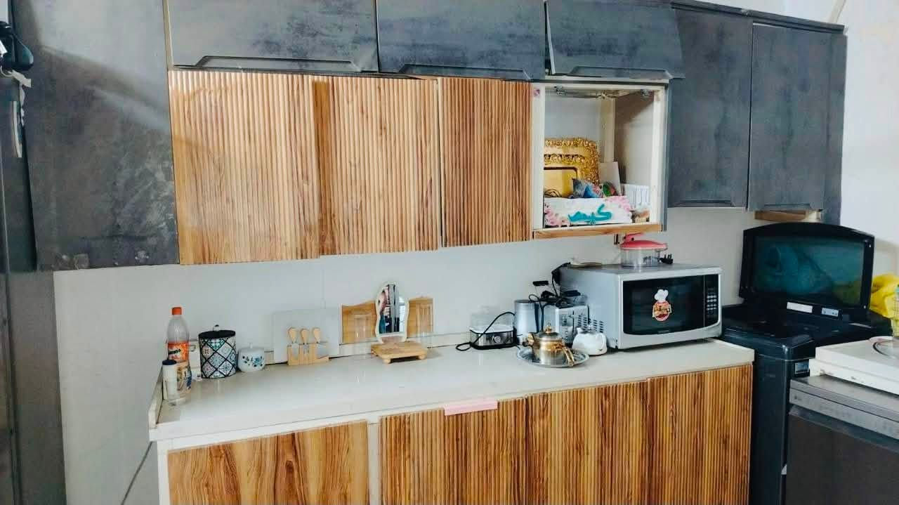 كاونترات للبيع بسعر مناسب جداً
خشب تركي مع مرمر طبيعي كوارتز الهيكل الألمنيوم 

العنوان البياع الشرطة الخامسه 

***********
