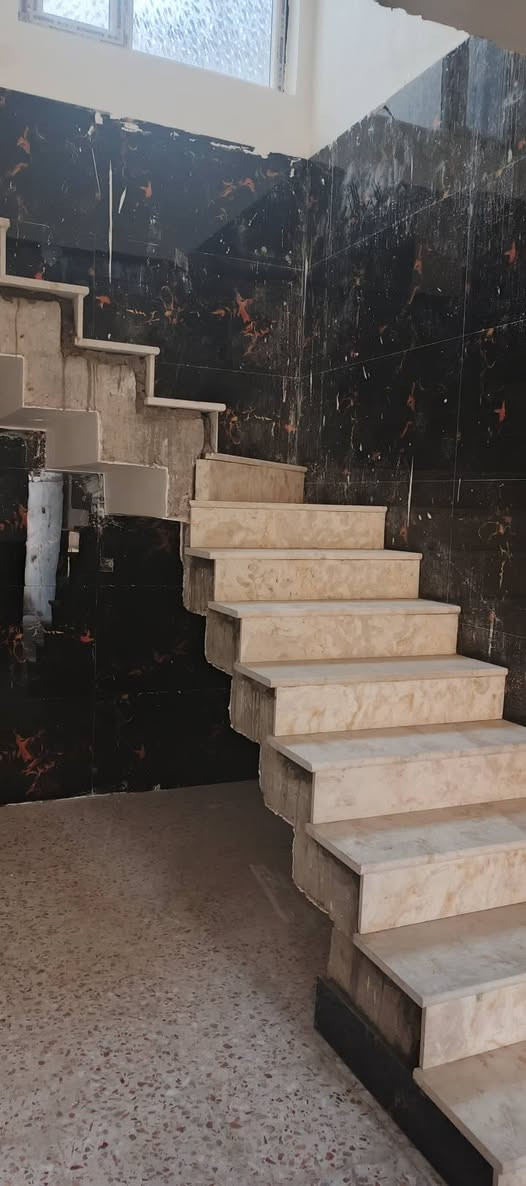 خلفه سيراميك متفرغ حاليا شغل بلي يرضي الله ويرضيك تجي تشوف شغلي يالله نتفق *********** و اسعار مناسبة
