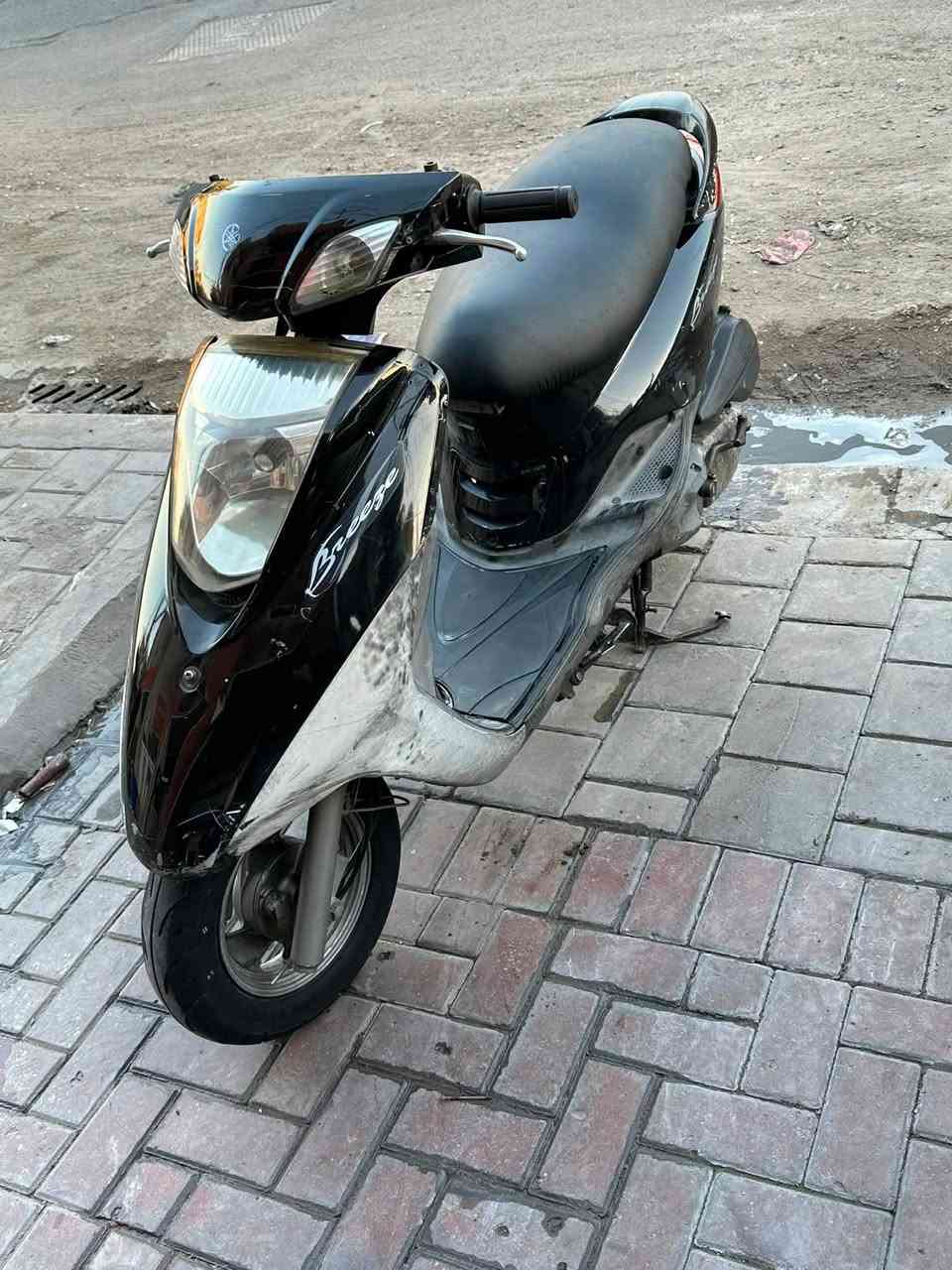 السلام عليكم دراجه بريز دراجه رمبه نضيفه مكينه خرسه نكره سلف شلعه ومعدل دراجه حلوه مكينه ماملعوب بيها برغي مامفتوح بيها رايدها ب 700 و بيها مجال بسيط للاستفسار هذا رقمي و ب الخدمه ***********
