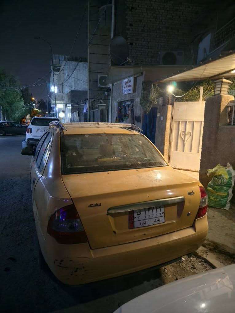 اريدها ب 30 ورقة 
عليها غرامات وهيئة وتجديد سنوية وهذني كلهن تنزل من سعر السيارة 
تبريد ممتاز مسجل بلوتوث بيها كامرة خلفية 
بيها نواقص بسيطة مثل الماسحات وتبديل الاضائة
السيارة لا صبغ ولا معجون بيها طخات خفيفة مرجع بارد 
السيارة ممغسولة ونشرتها ورة الغسلة تطلع حلوة بس بيع مستعجل
الاعظمية خلف مسجد ابو حنيفة النعمان 
*********** بغداد, العراق
