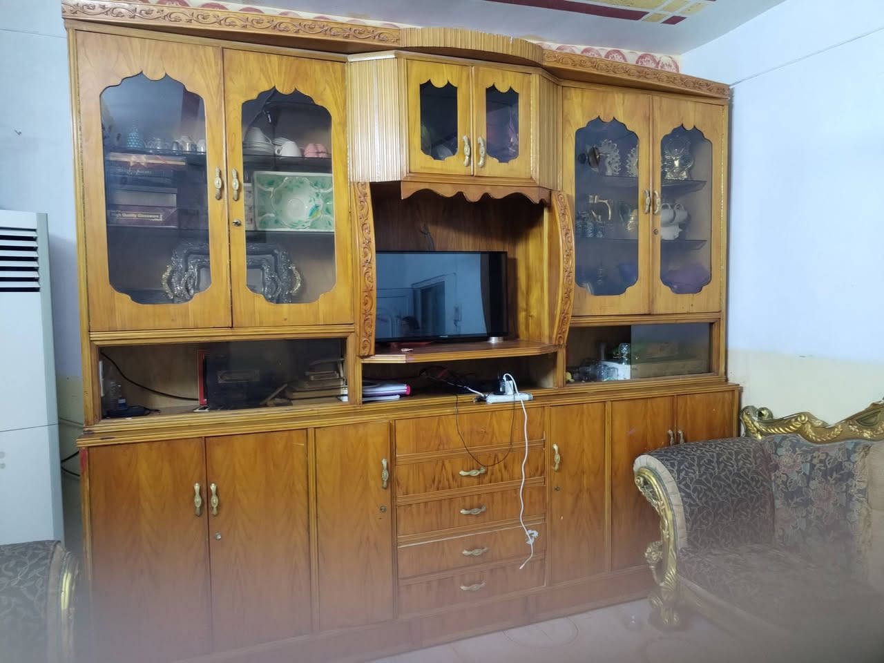 متاح معرض خشب حطاطة ثقيل قطعتين ٠٠٠ الغالبيه ***********
