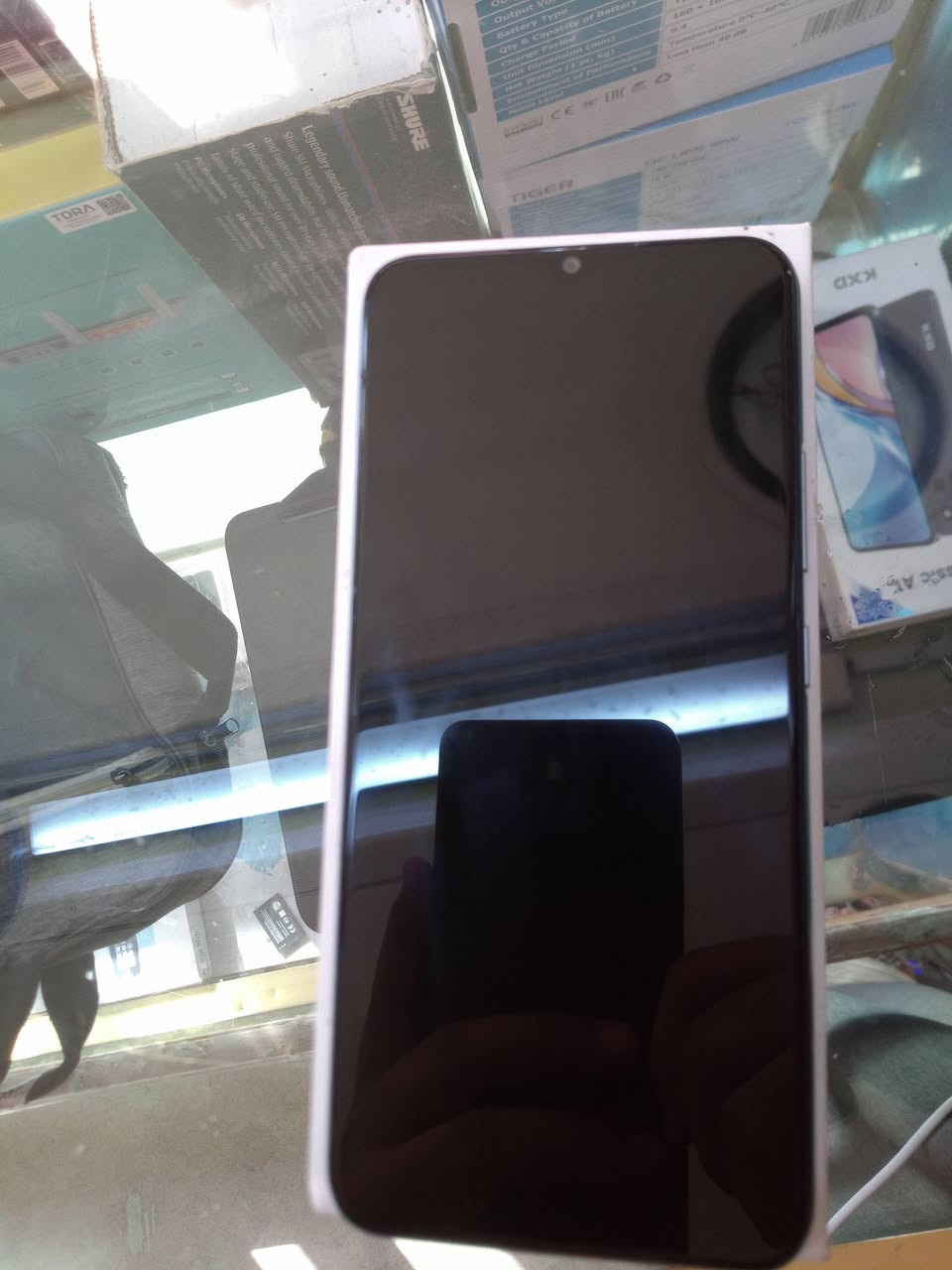 السلام عليكم للبيع جهاز realme c15 الجهاز برغي مامفتوح تجي تفحص من كل النواحي الجهاز كلش نظيف مثل ماجاي تشوف مواصفات الجهاز
السلام عليكم للبيع جهاز realme c15 الجهاز برغي مامفتوح تجي تفحص من كل النواحي الجهاز كلش نظيف مثل ماجاي تشوف مواصفات الجهاز
شاشة 6.5 بوصة IPS LCD، دقة HD+
⚙️ معالج Qualcomm Snapdragon 460
💾 رام  4GB
💽 تخزين  64GB
📸 خلفية: 13MP + 8MP واسعة + 2MP + 2MP
🤳 أمامية: 8MP
🔋 بطارية ضخمة 6000mAh
⚡ شحن سريع 18W
🔐 بصمة خلفية
📶 يدعم 4G
رقمي ***********
السعر90 وبيه مجال
