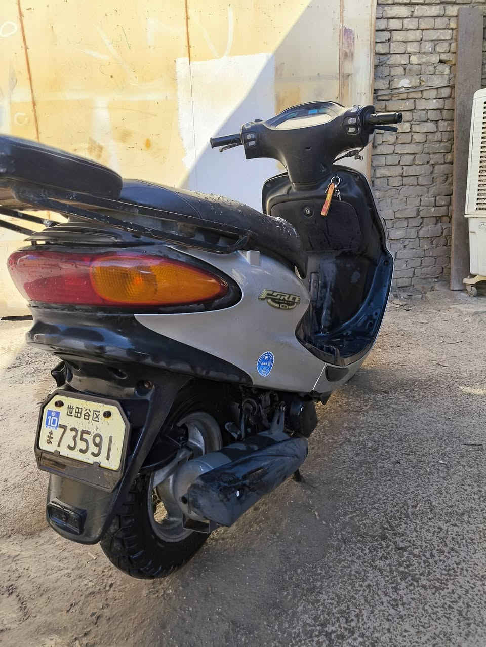 دراجه للبيع مكينه مامفتوحه 
بيها نواقص بسيطه ابيعها على وضعيتها 
سعرها ٤٥٠قفل مكاني الرميثه 
رقمي ***********
