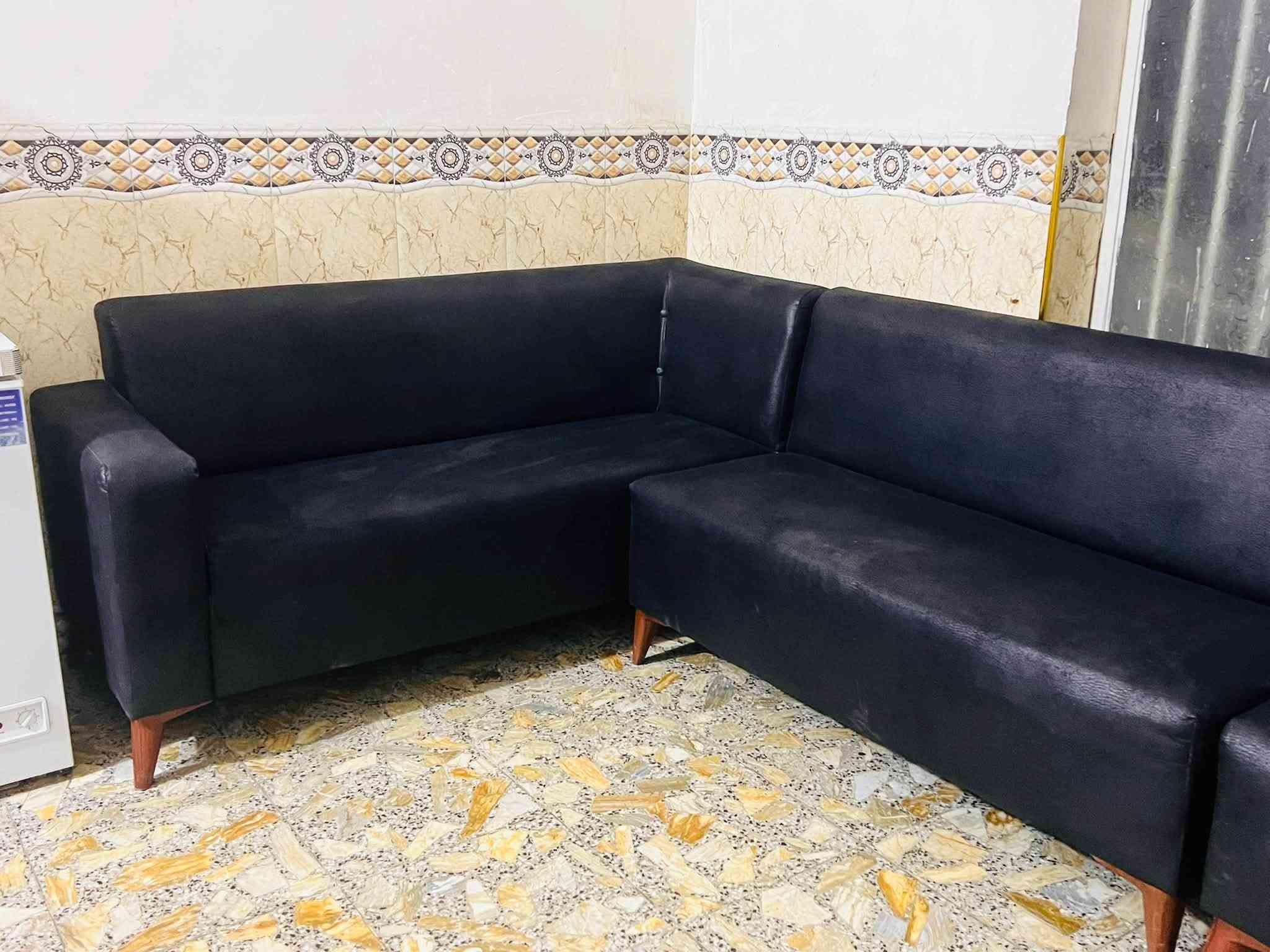 ميز طعام آخو جديد كيزر عل طاقه شمسيه مامستعمل تخم جلد ٨ مقاعد ثلاجه الحافض غراض بيت نضيفه جدن مكان مدينه الصدر ***********

