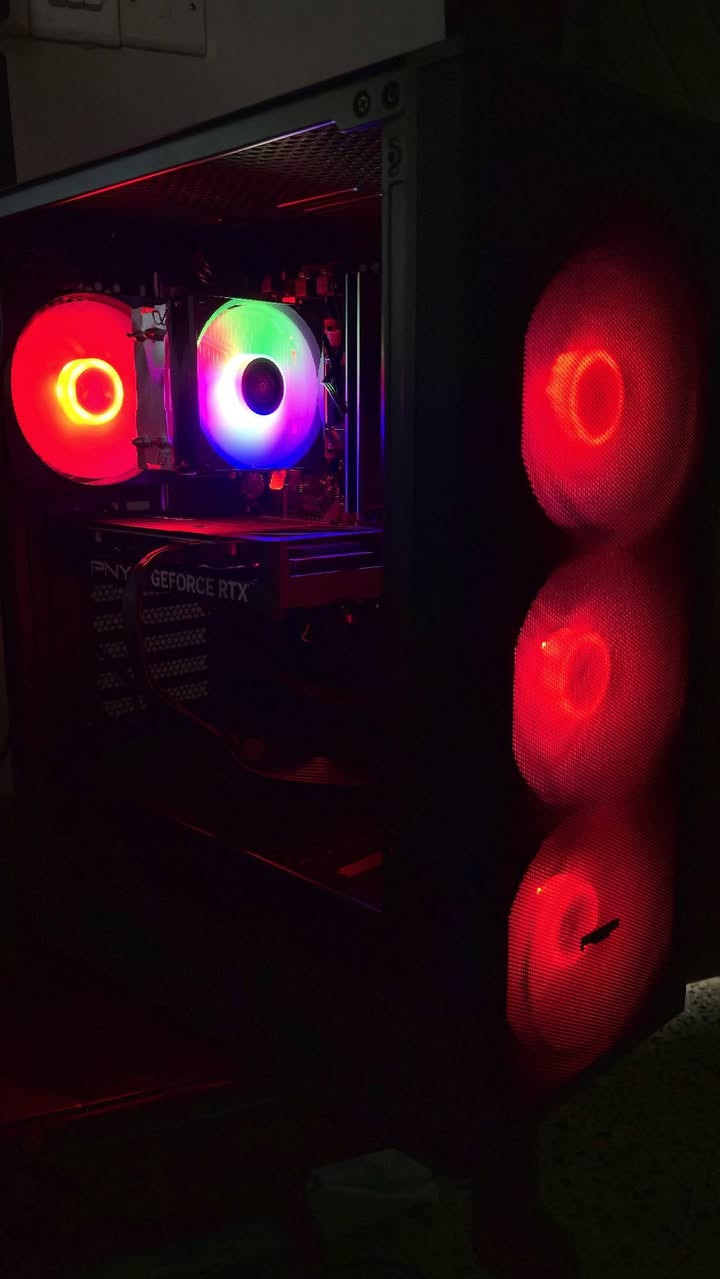 السلام عليكم
CPU: R5 5500 مبرد هوائي

GPU: RTX 4060 8GB PNY DUAL نضيف جداً اقصى حرارة 67 

RAM: 16 8×2 DDR4 3200MHZ LEXAR 

M.2: 1TB GEN 3 3500MB/S LEXAR

PSU: 650W RUIX BRONZE 80+

M.B: ONDA B450+B DDR4

CASE: 6 FAN FSP 

اخوان الكيس نضيف جدا وبدون مشاكل و نضيف استعمال شخصي للالعاب الجامه الامامية موجوده الكرت حرارته 67 تحت الضغط كراتين القطع موجوده كلهن و مع الكيس انطيك ماوس و كيبورد 

سعر الكيس : مليون و ٢٠٠ بيه مجال بسيط جداً شباب مجال بسيط مو ٢٠٠ الف 
مكاني بغداد الاعلام اذا تريد توصيل نتفاهم 
للتواصل على الواتساب : ***********
