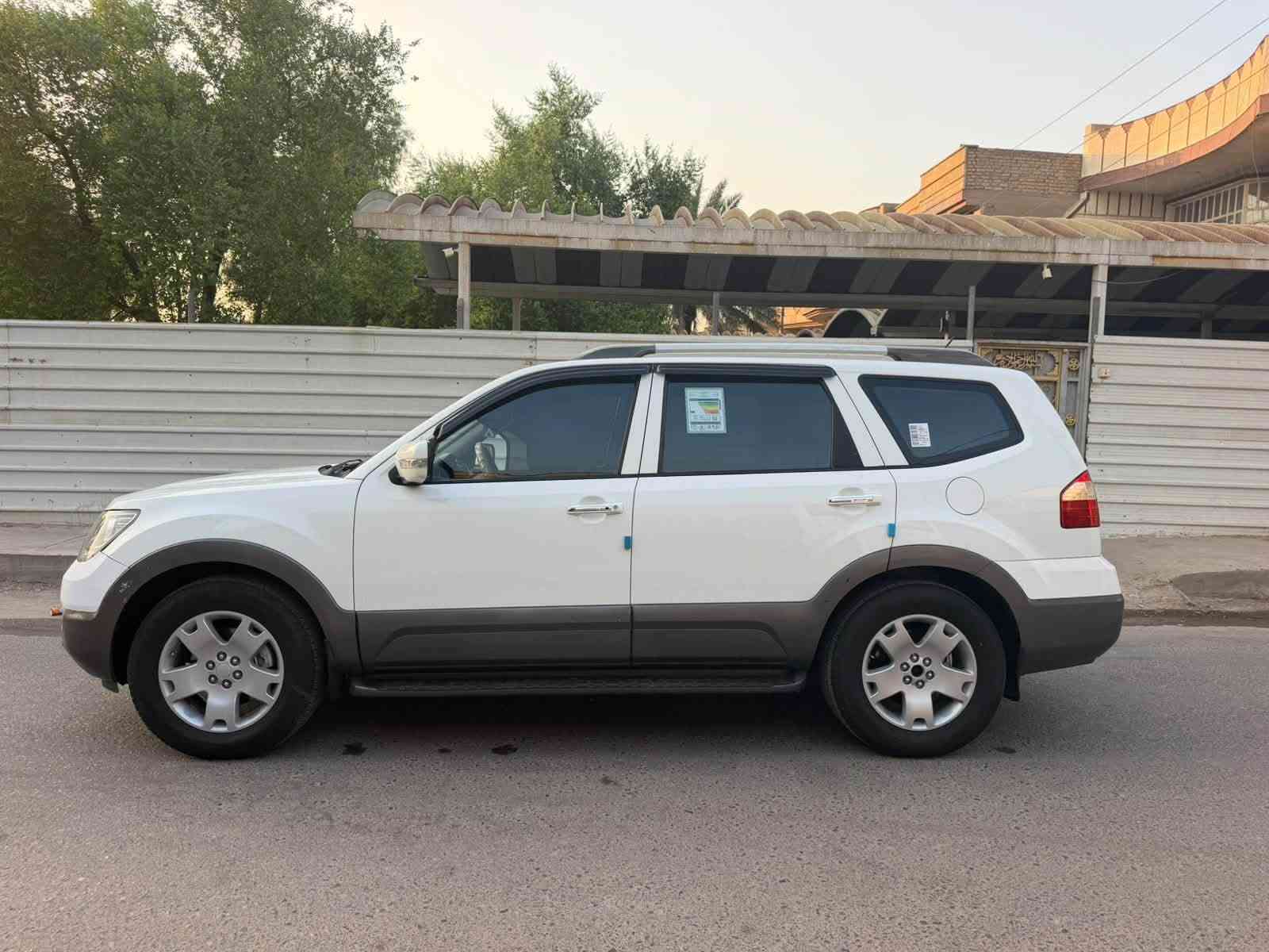 كيامهافي للبيع خليجي فول مواصفات 1/1  ماشيه 120 الف حقيقي ع فحص مكفوله السيارة بوضع الشركة موديل 2009 سيارة مكفولة من ضربه ومن صبغ موصفات سلايت بصمة تشغيل وابواب كراسي كهرباء وتدفئة وتبريد بلكشن وجلد خزن ميموري استيرن كهرباء فور ويل دمام صوت كامره مري شفط تبريد بيانو 3 قطع لدات داخل صاج 7 راكب  وبعد هواي مواصفات تخم تاير جديد صدر امامي خلفي جديد السيارة جديدة بيه سونار سعر 109 ورقه مكان سيارة بغداد الرصافة رقمي ***********
