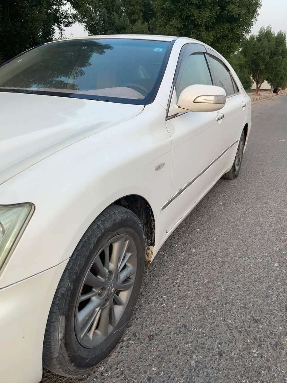 السلام عليكم 

شاهينه 2004 مكفوله من ضربه وكص رقم بصره بسمي مداوم ثاني يوم تخم تاير جديد 
مواصفاته 
شاصي 82 
حساس خلفي امامي اصلي بلاد 
برده خلفيه
تحوير نجف  
5 بصمات اربع ابواب وجنطه 
3 دگم 
السعر 137 وبيها مجال مكان السياره النجف 
***********
