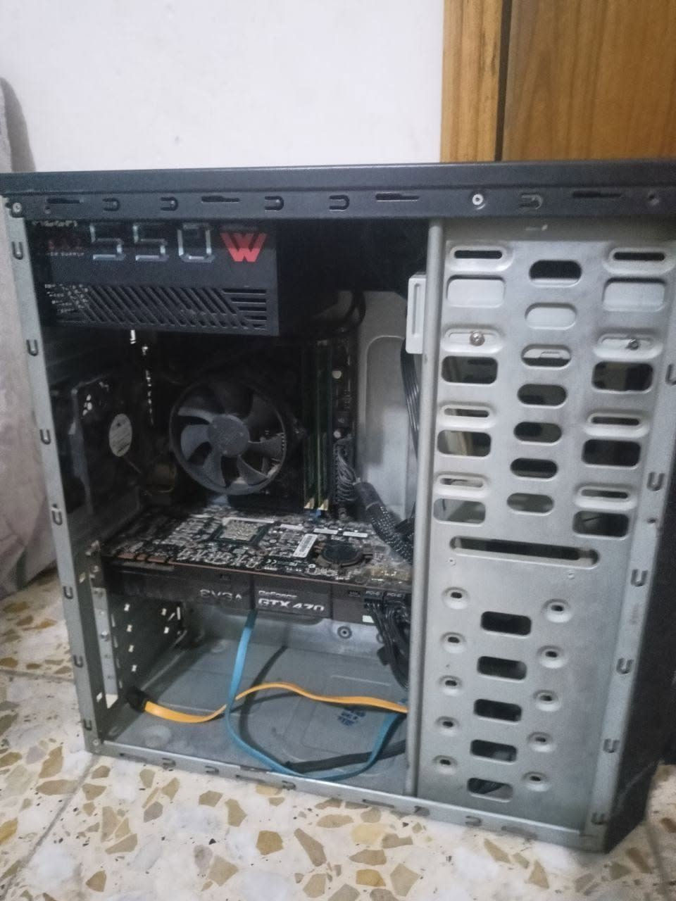 تجميعة مع الشاشة للبيع 

المواصفات : 
المعالج / core i5 3330S 2.70GHz
الرامات / ddr 3 بسعة 8 جيجا بسرعة 1333 
كارت الشاشة / gtx 470 
اللوحة الام ( المذربورد ) /  asus h61m-k
هارد / لايوجد 
الشاشة / 1080 مرنة متحركة  قابلة لصعود والنزول + تدعم displayport
وتدعم 75 هيرتز 

السعر  / 120 الف وبيها مجال

هاتف : ***********
العنوان بغداد - الشعب بغداد, العراق

