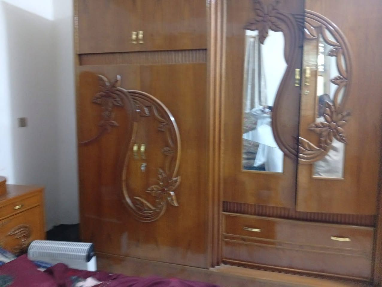 سلام عليكم غرف صاج بورمي لبيع قاطين داخل وخارج صاج بسعر مليون وبيه مجال للاستفسار ***********
